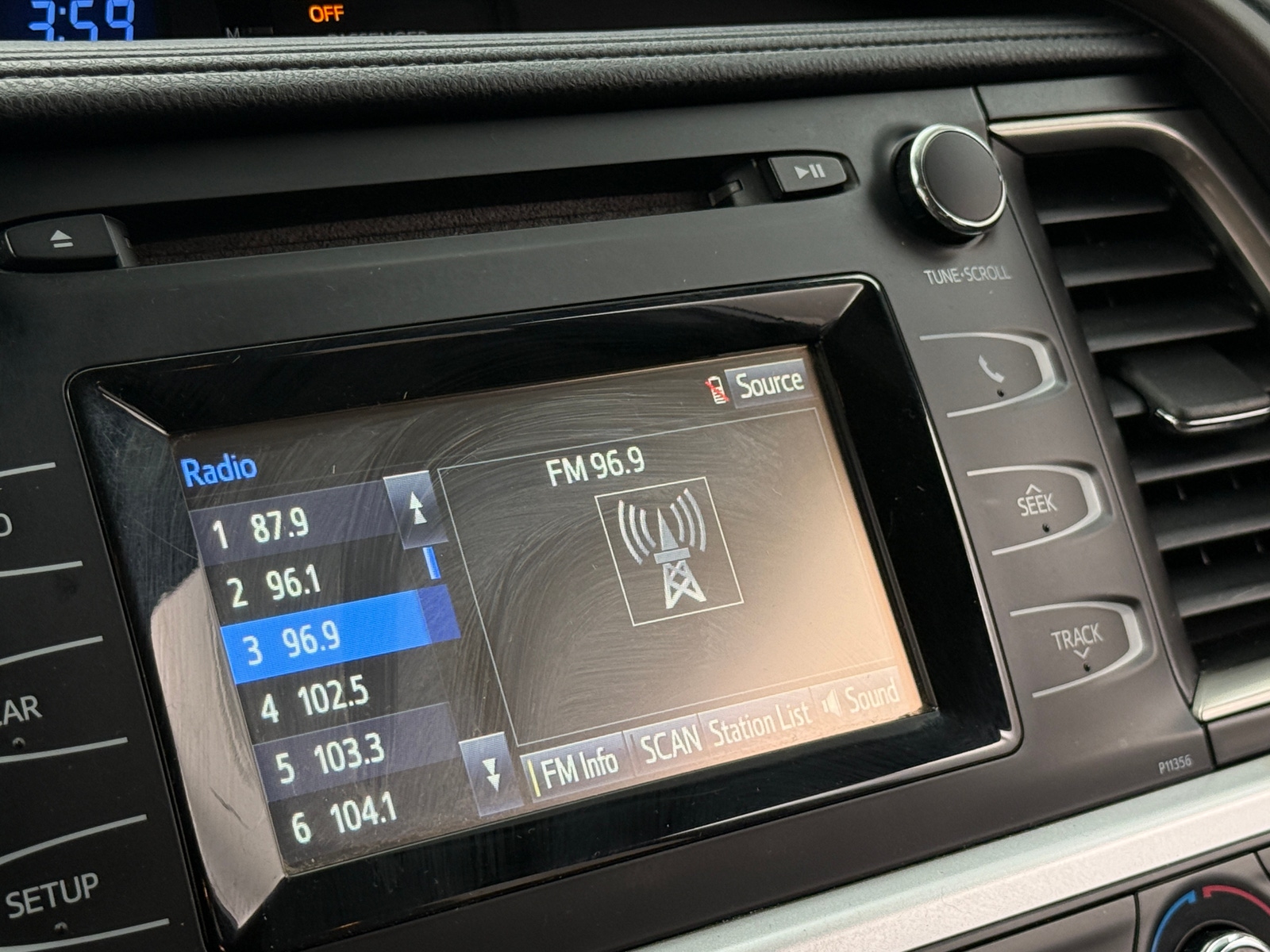 Thumbnail: 2018 Toyota Highlander - 4