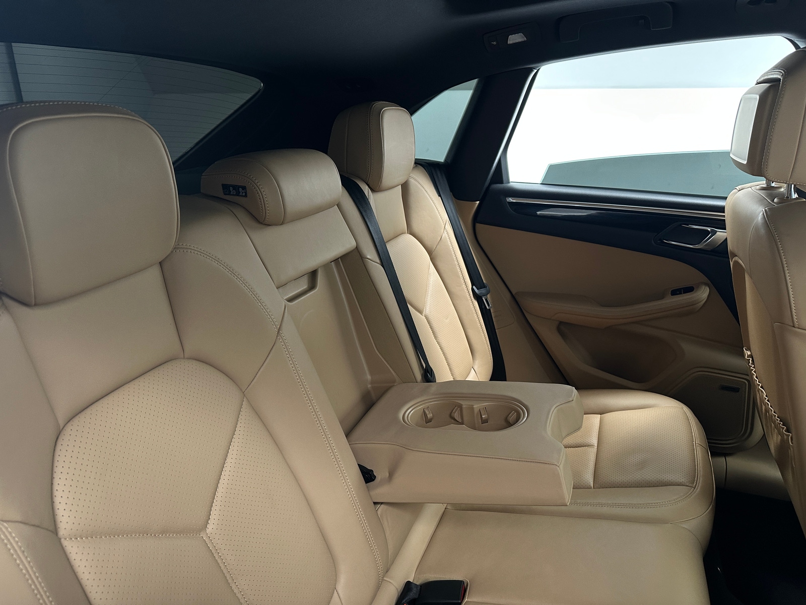 Thumbnail: 2018 Porsche Macan - 5