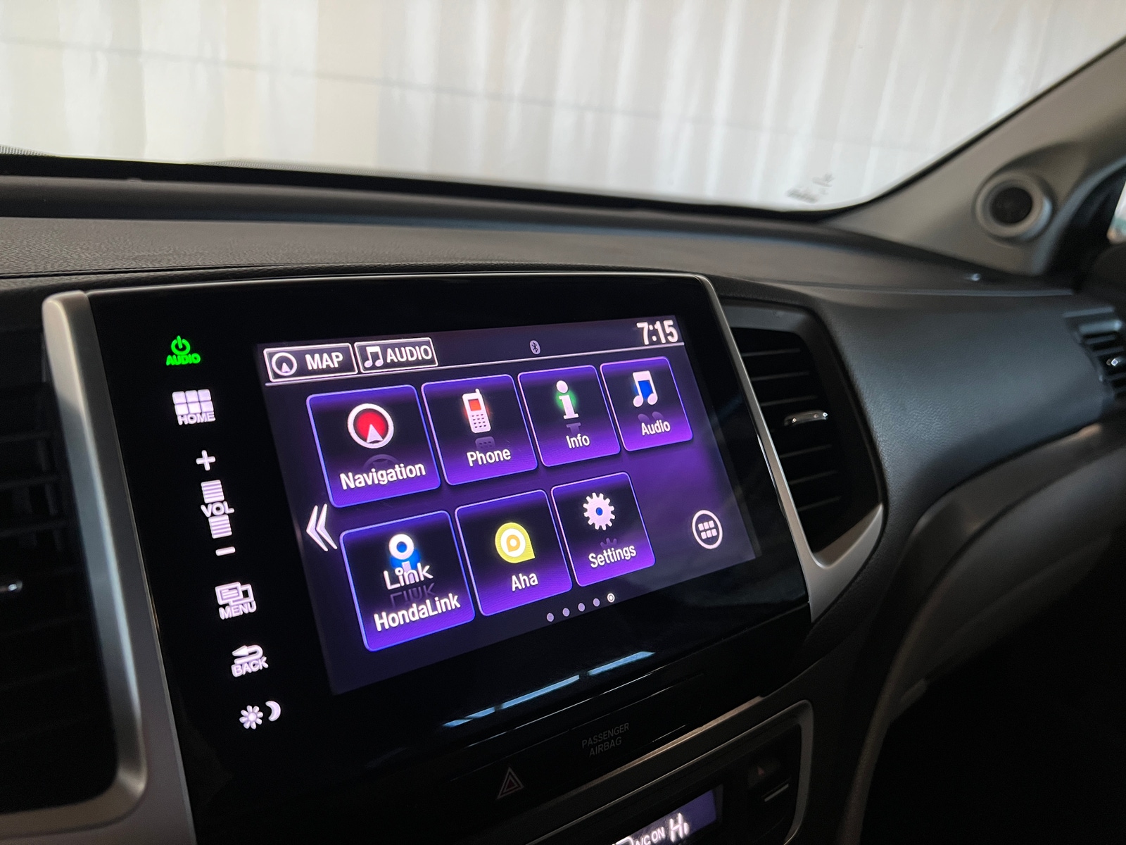 Thumbnail: 2016 Honda Pilot - 3