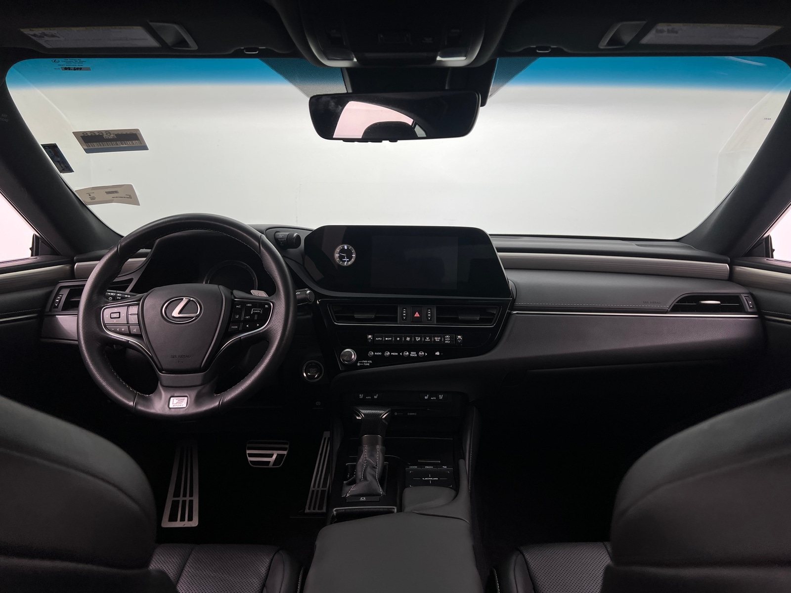 Thumbnail: 2022 Lexus ES - 2