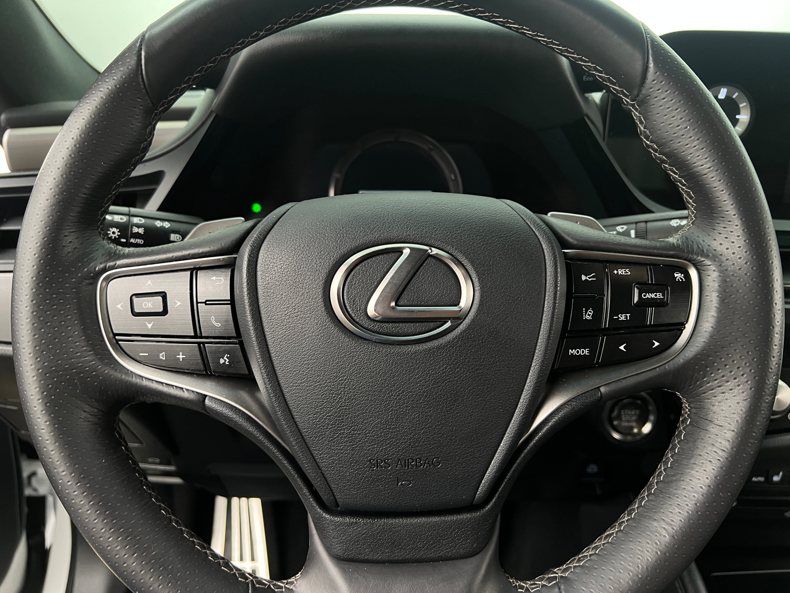 Thumbnail: 2022 Lexus ES - 4