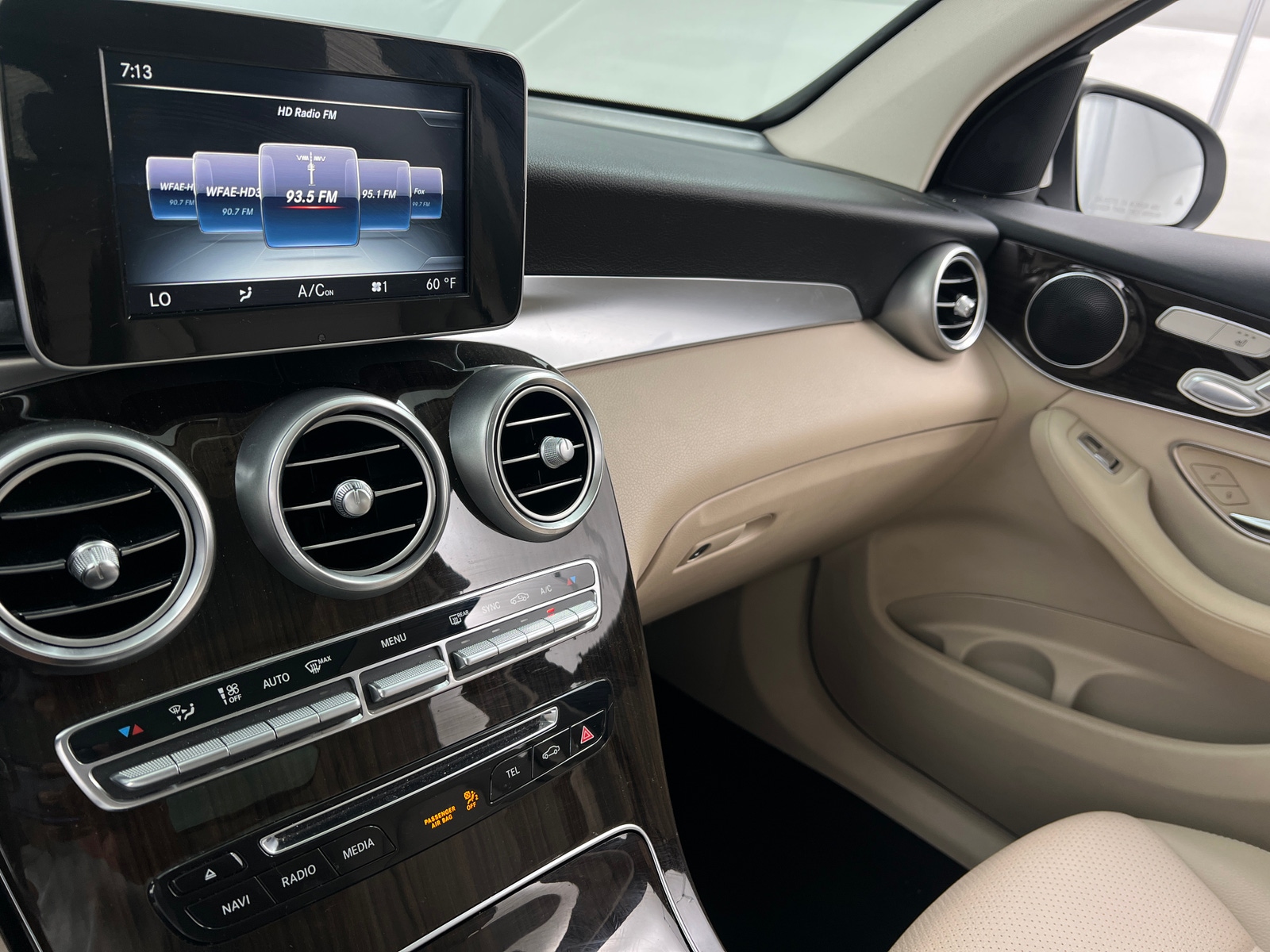 Thumbnail: 2017 Mercedes-Benz GLC - 3