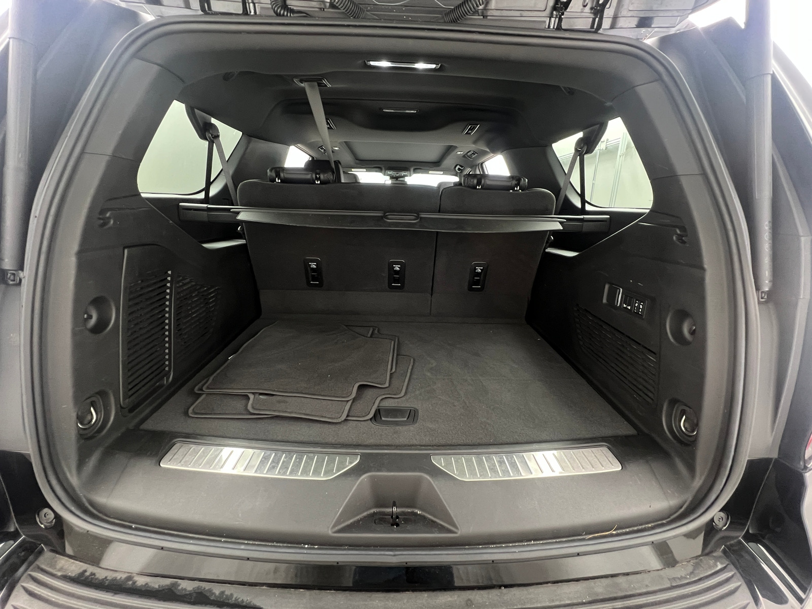Thumbnail: 2024 Chevrolet Suburban - 6