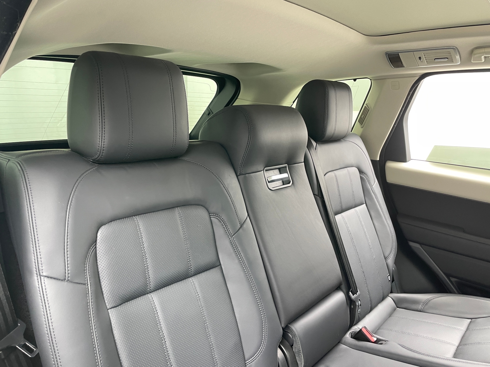 Thumbnail: 2022 Land Rover Range Rover Sport - 5