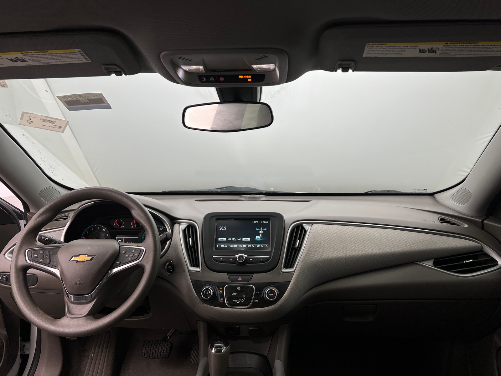 Thumbnail: 2018 Chevrolet Malibu - 3