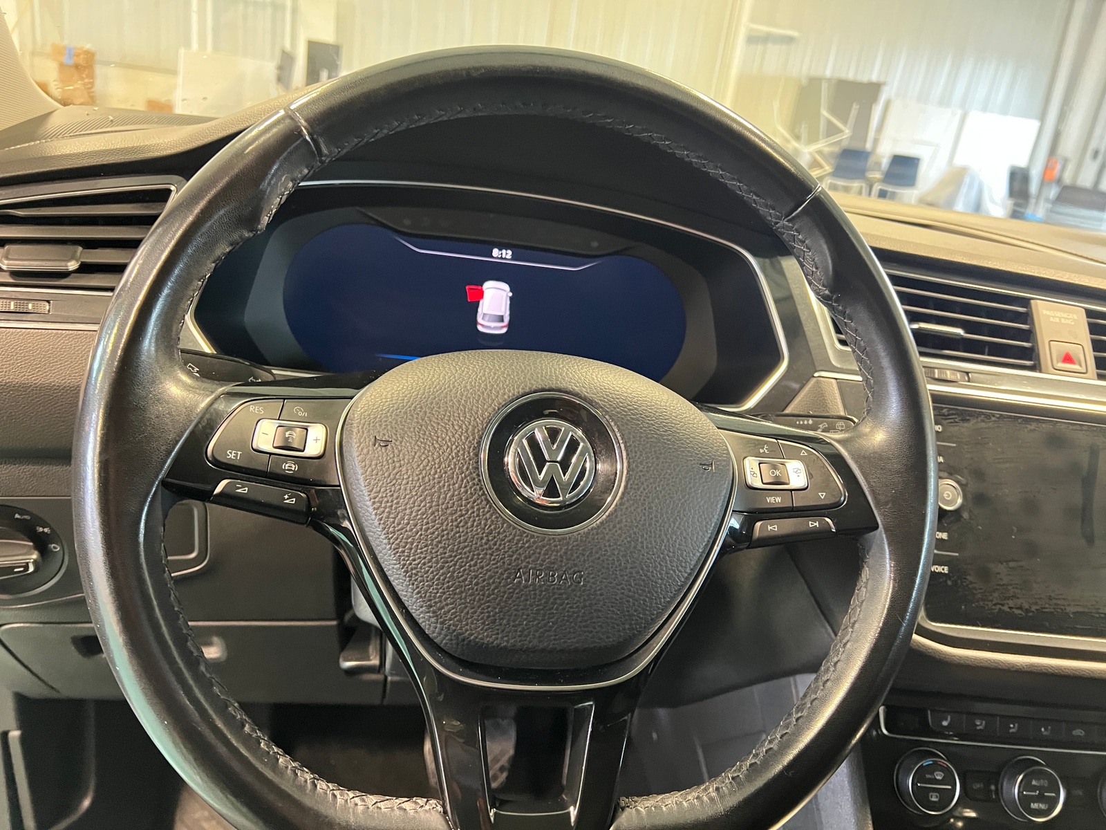 Thumbnail: 2019 Volkswagen Tiguan - 4