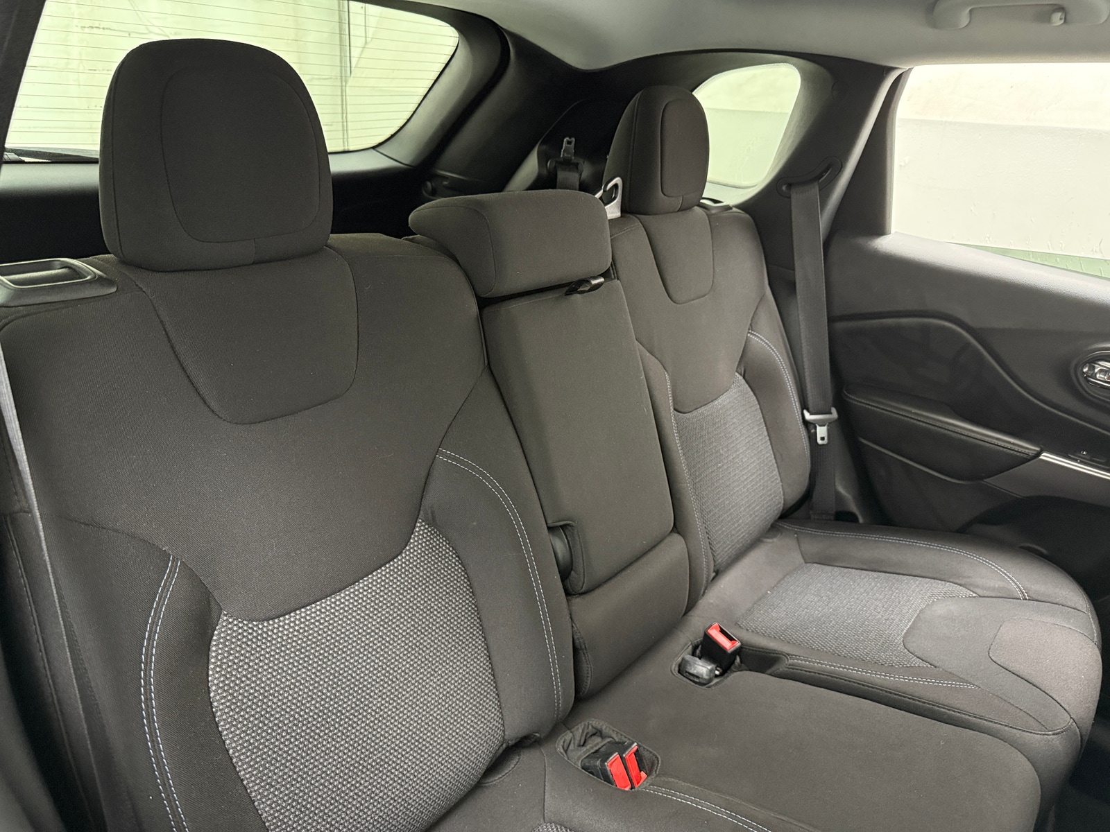 Thumbnail: 2020 Jeep Cherokee - 6