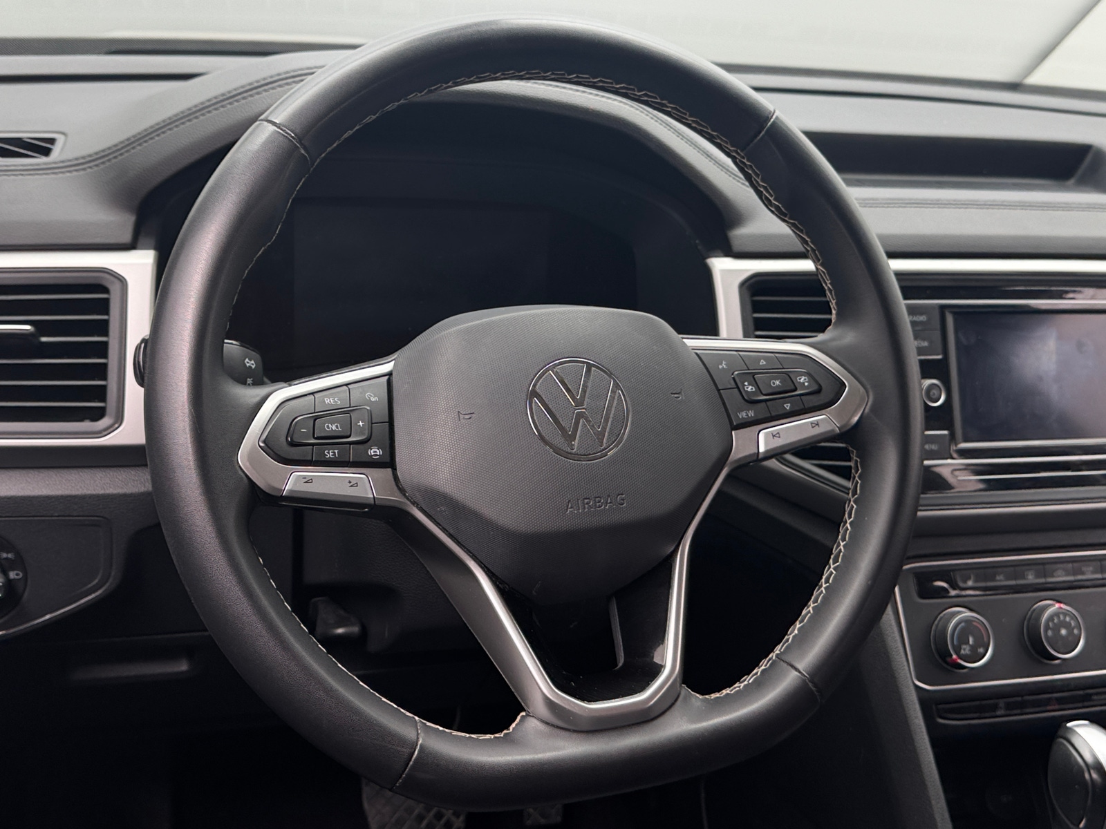 Thumbnail: 2023 Volkswagen Atlas - 4