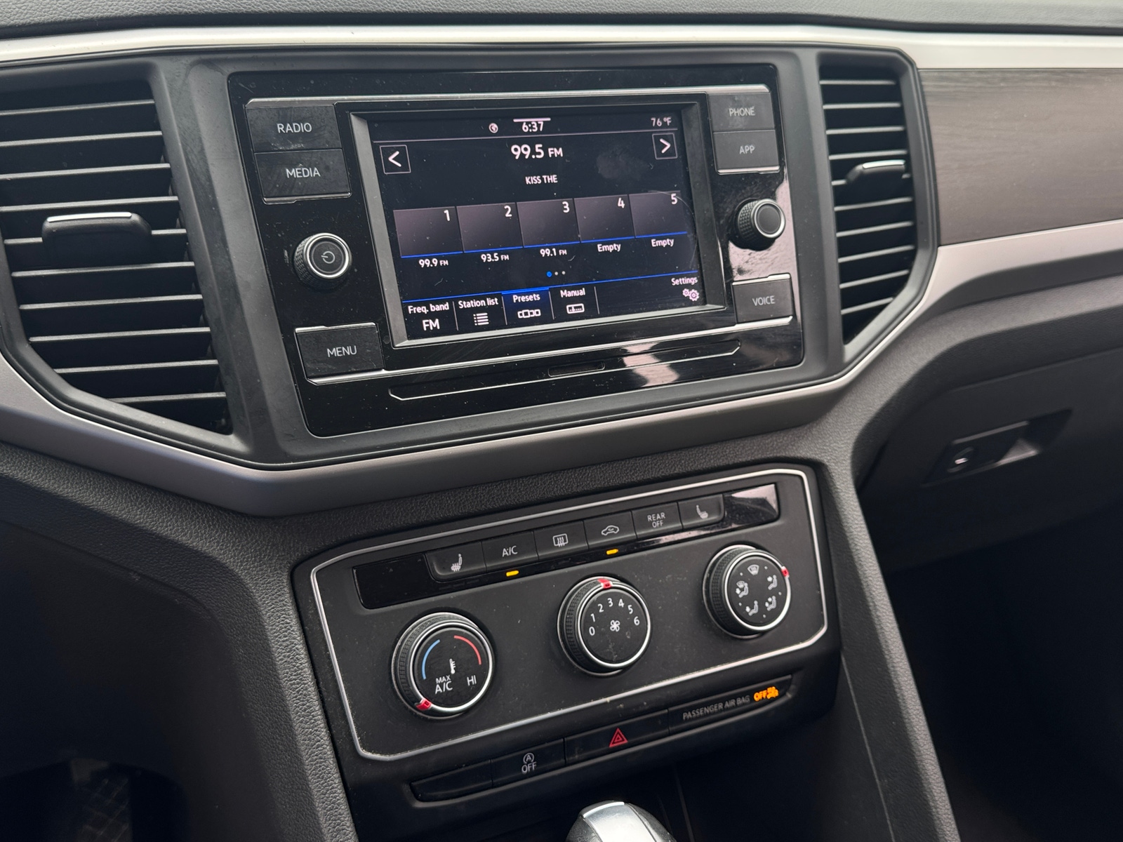 Thumbnail: 2023 Volkswagen Atlas - 3