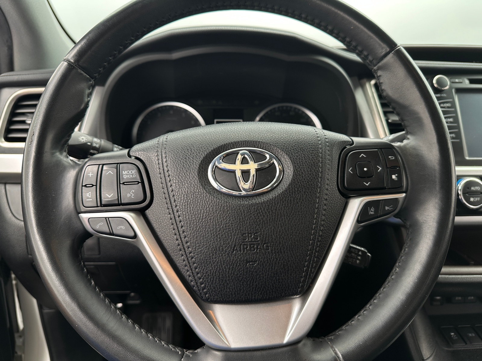 Thumbnail: 2019 Toyota Highlander - 4