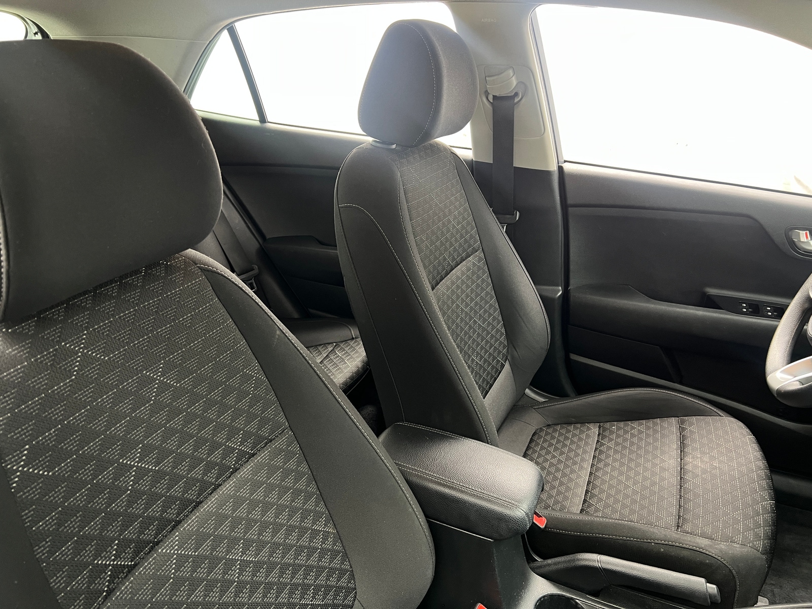 Thumbnail: 2019 Kia Rio - 2