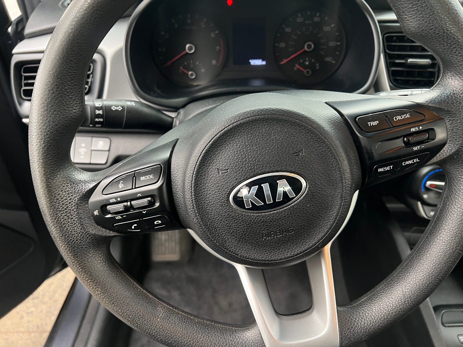 Thumbnail: 2019 Kia Rio - 5