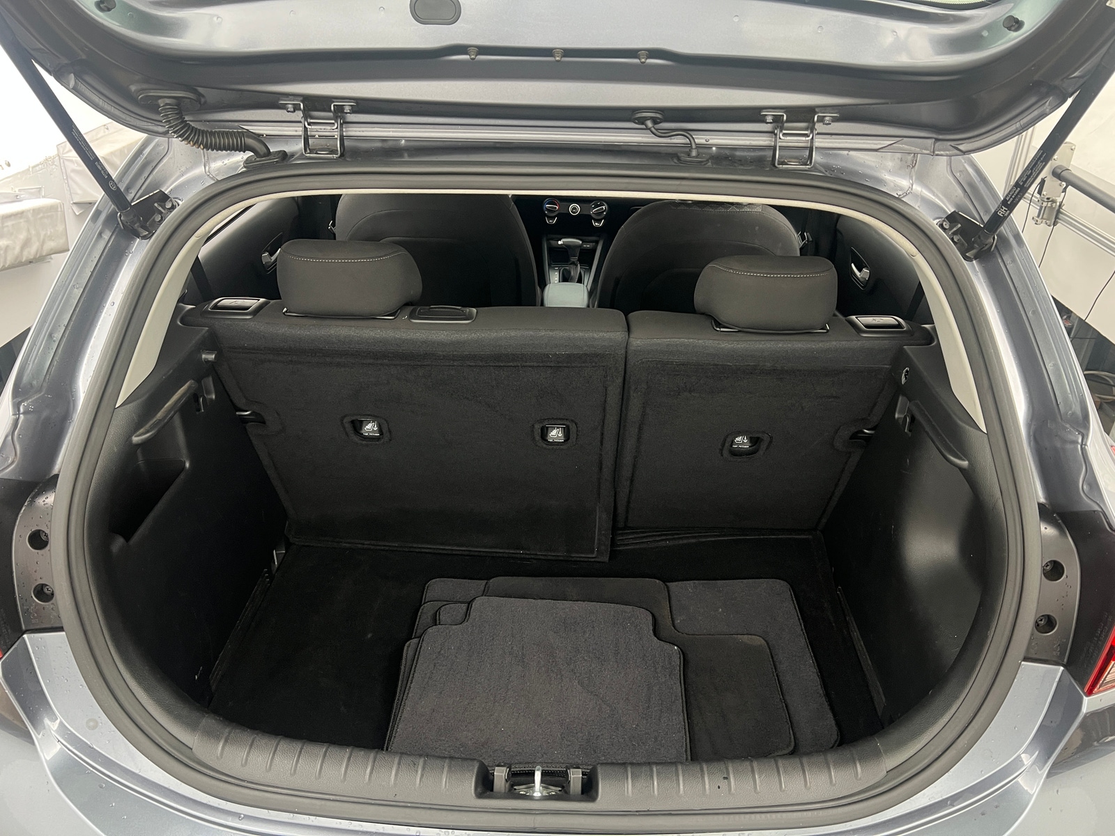 Thumbnail: 2019 Kia Rio - 7