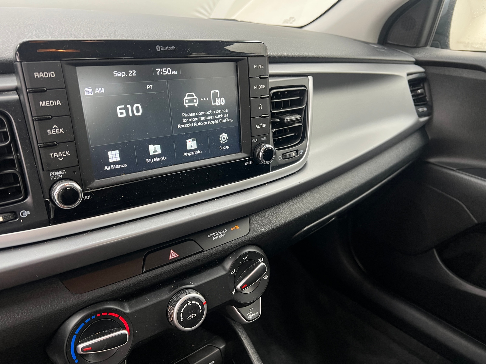 Thumbnail: 2019 Kia Rio - 4