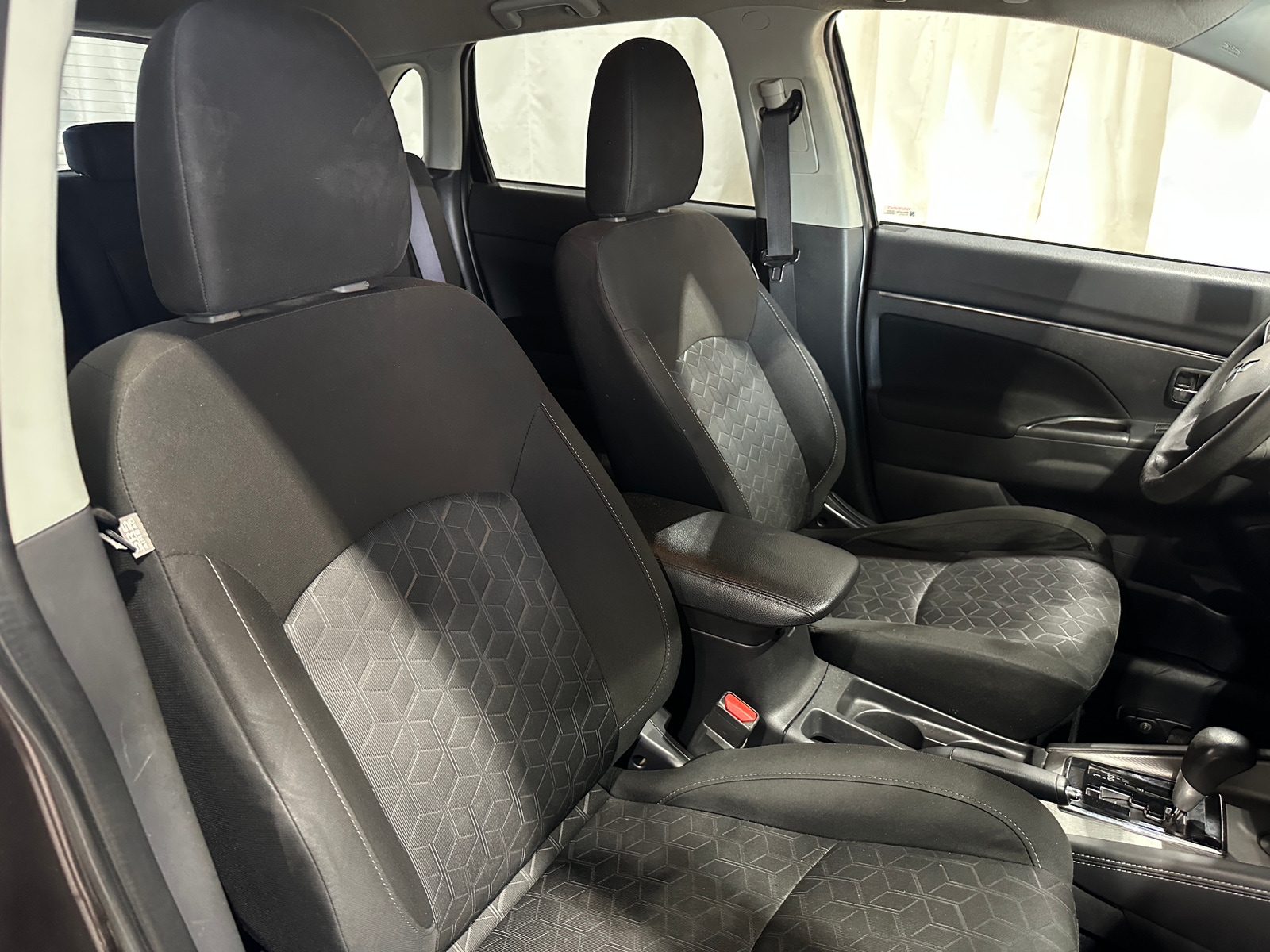 Thumbnail: 2021 Mitsubishi Outlander Sport - 2