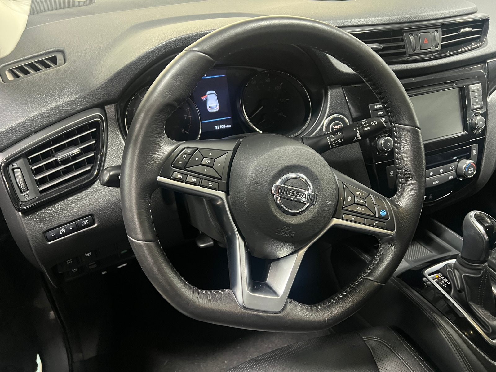 Thumbnail: 2019 Nissan Rogue Sport - 4