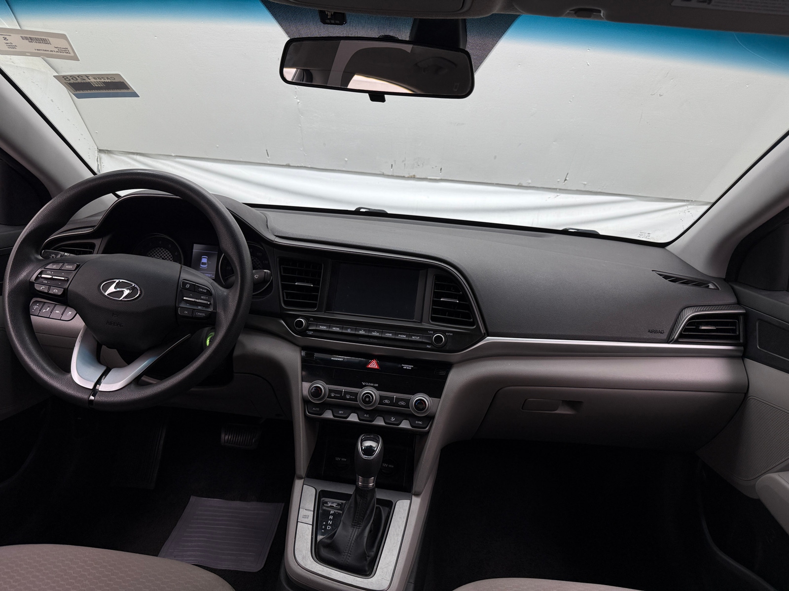 Thumbnail: 2020 Hyundai Elantra - 3