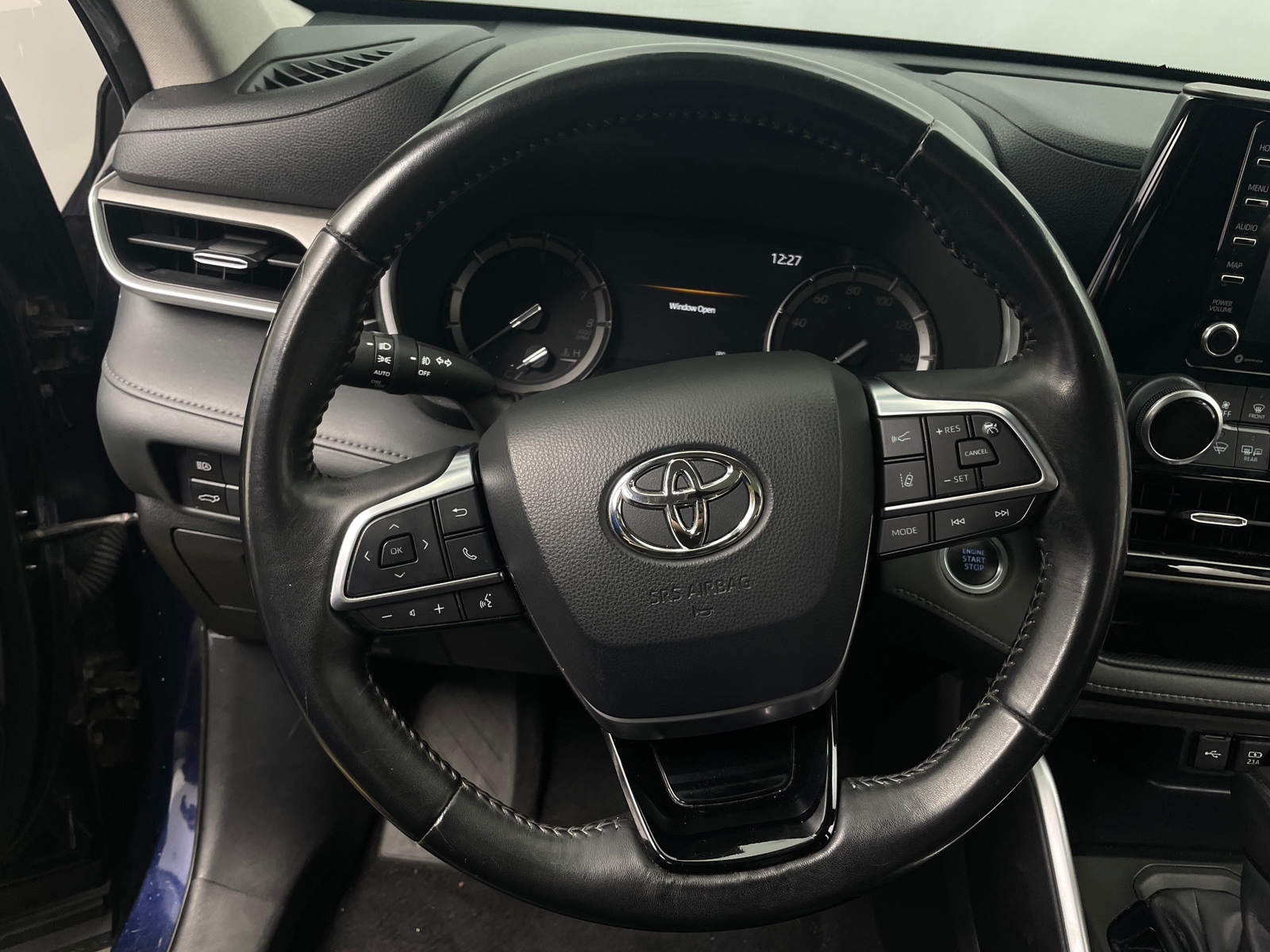 Thumbnail: 2020 Toyota Highlander - 4