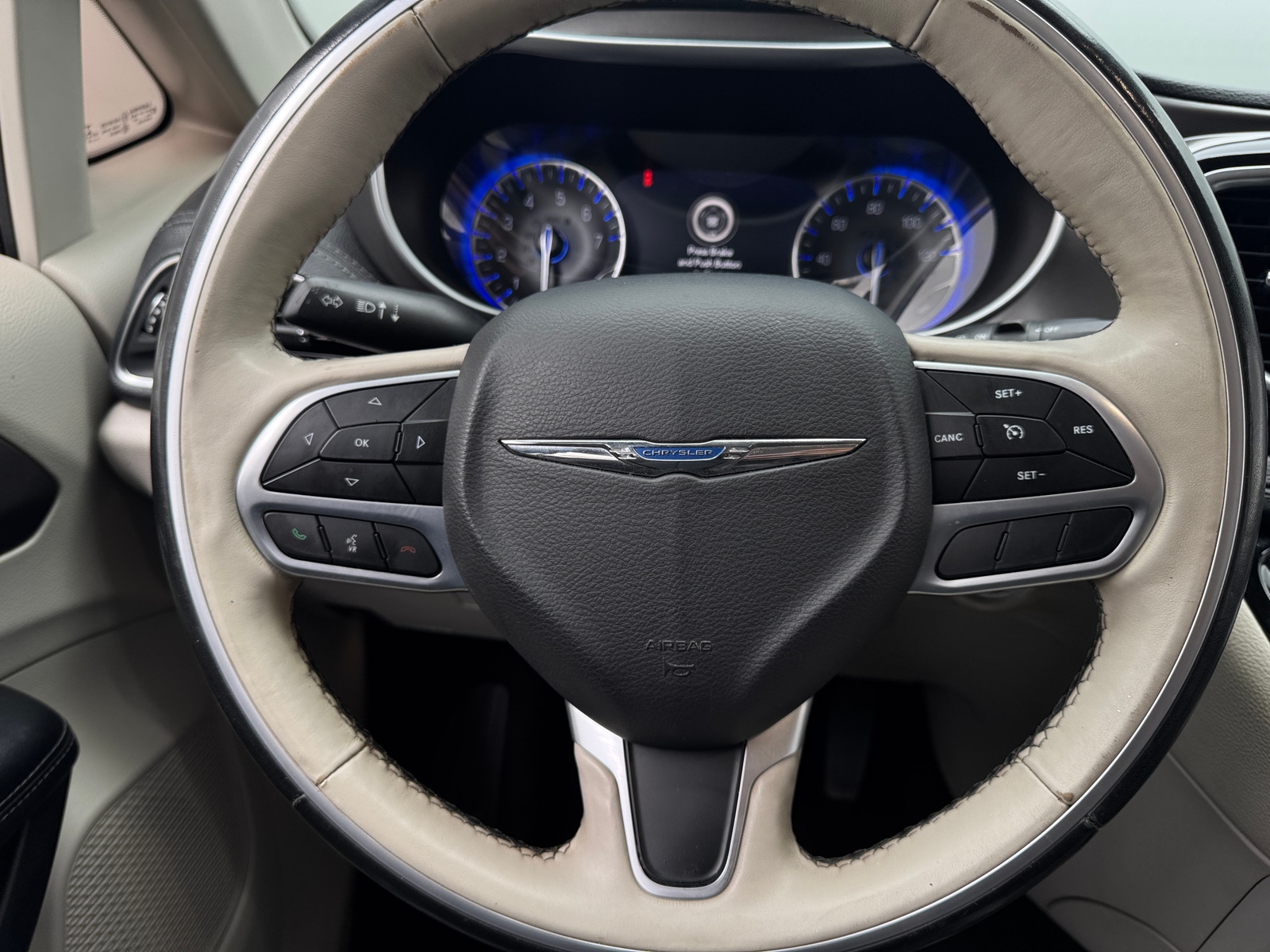 Thumbnail: 2019 Chrysler Pacifica - 5