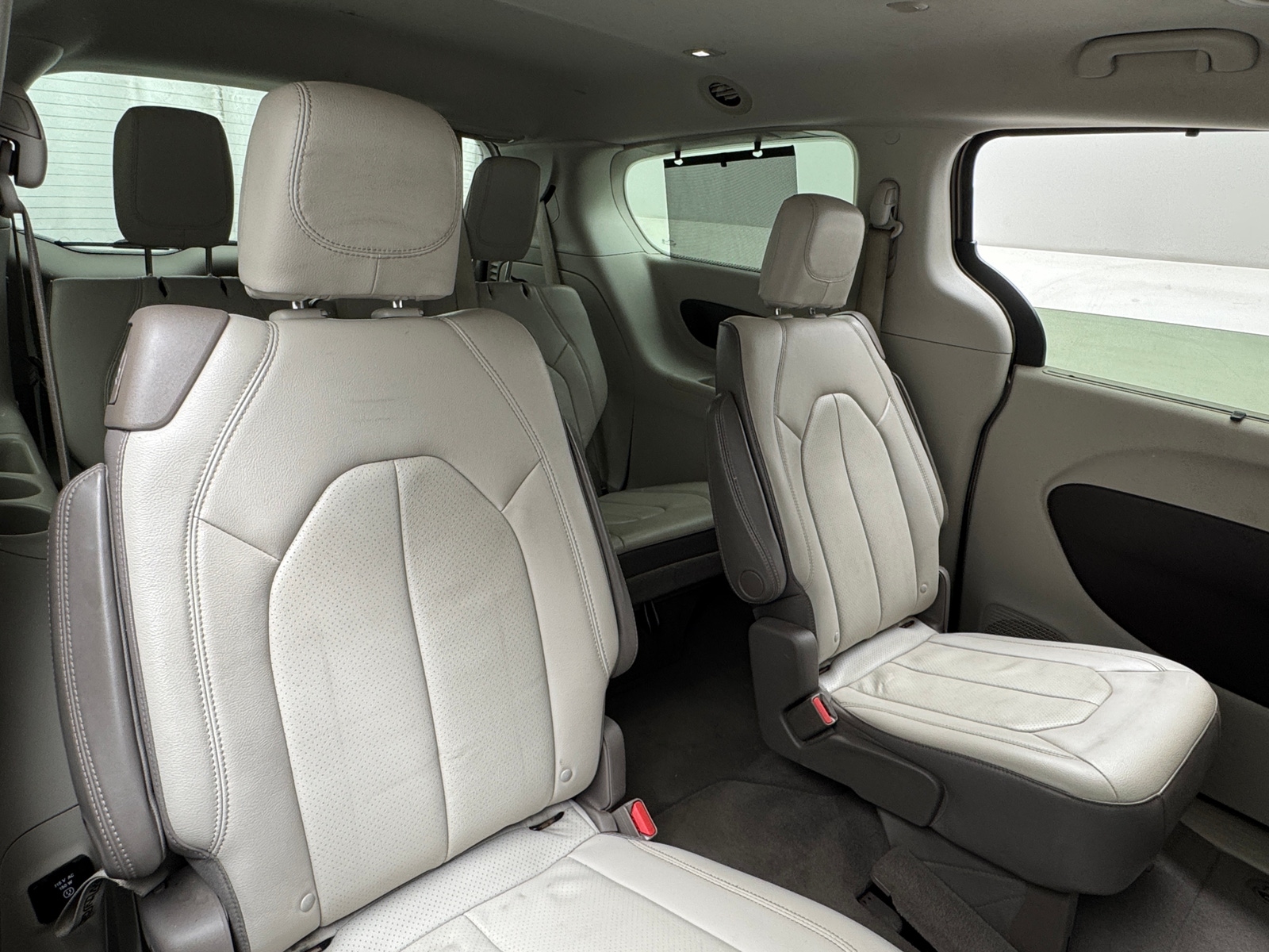 Thumbnail: 2017 Chrysler Pacifica - 5