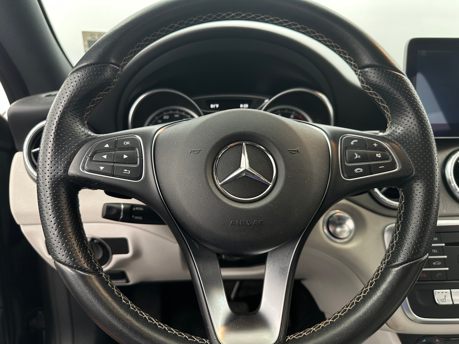 Thumbnail: 2017 Mercedes-Benz CLA - 3