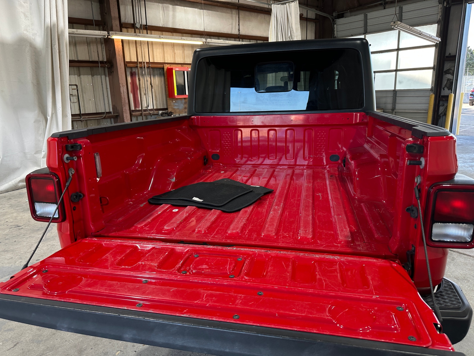 Thumbnail: 2020 Jeep Gladiator - 6