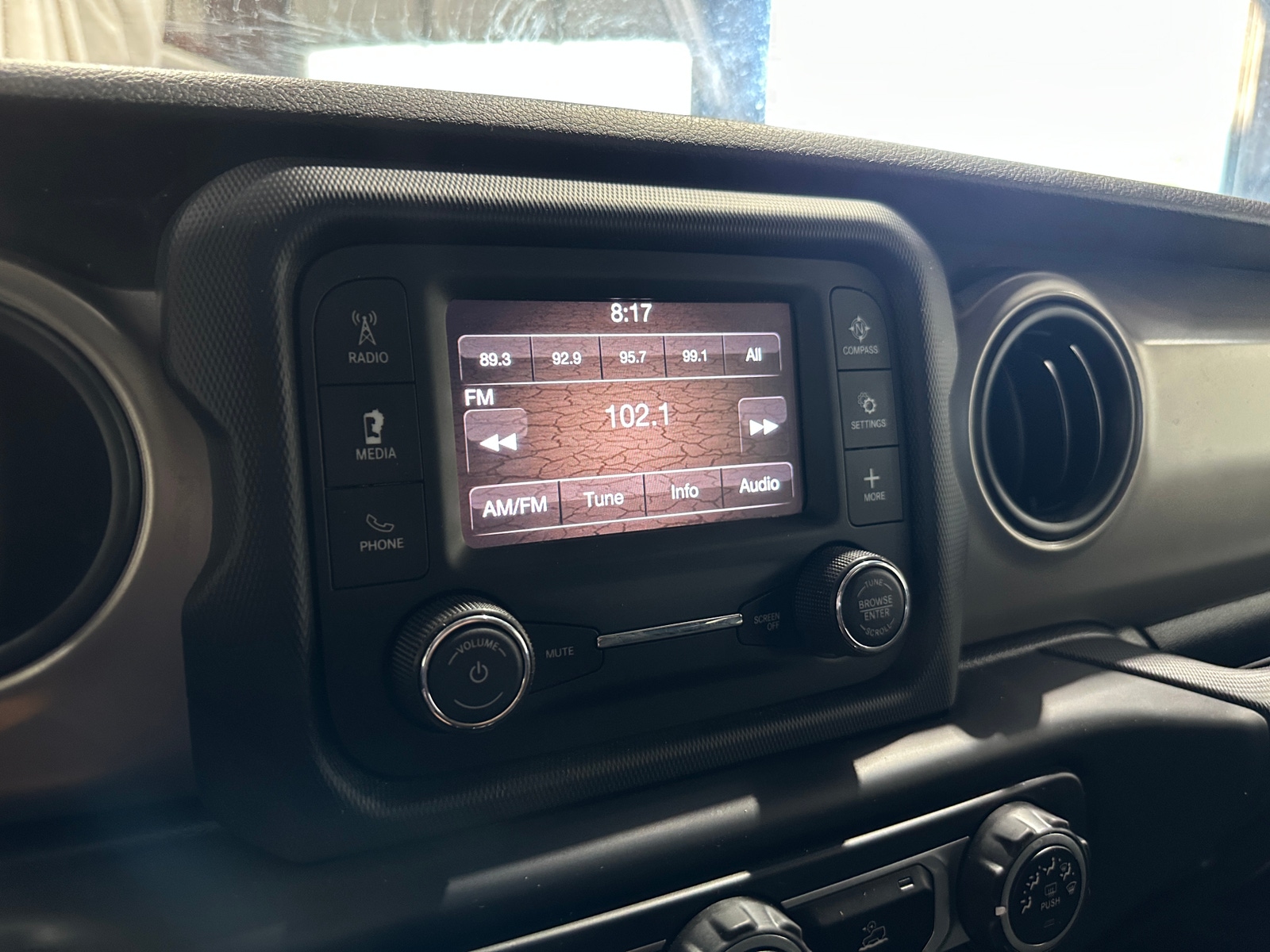 Thumbnail: 2020 Jeep Gladiator - 3