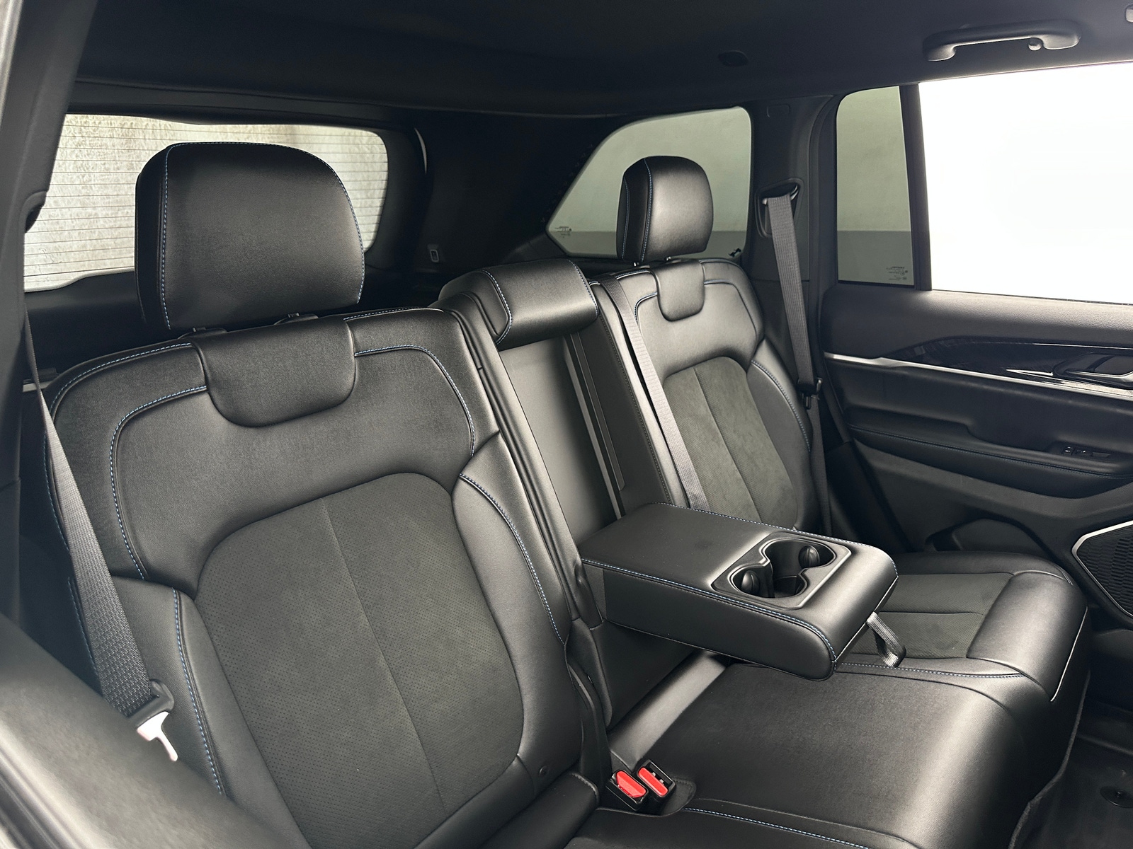 Thumbnail: 2022 Jeep Grand Cherokee - 5