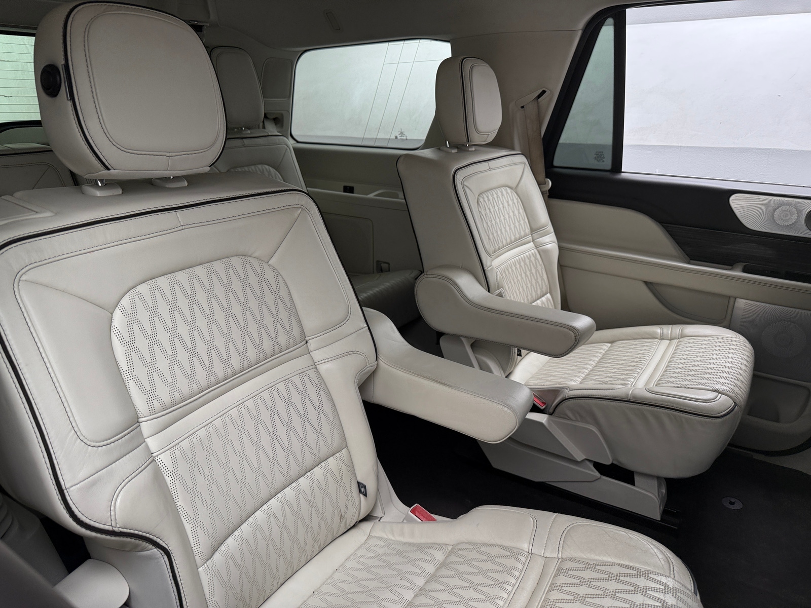 Thumbnail: 2018 Lincoln Navigator - 5