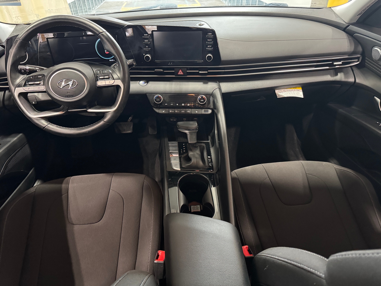 Thumbnail: 2022 Hyundai Elantra - 3