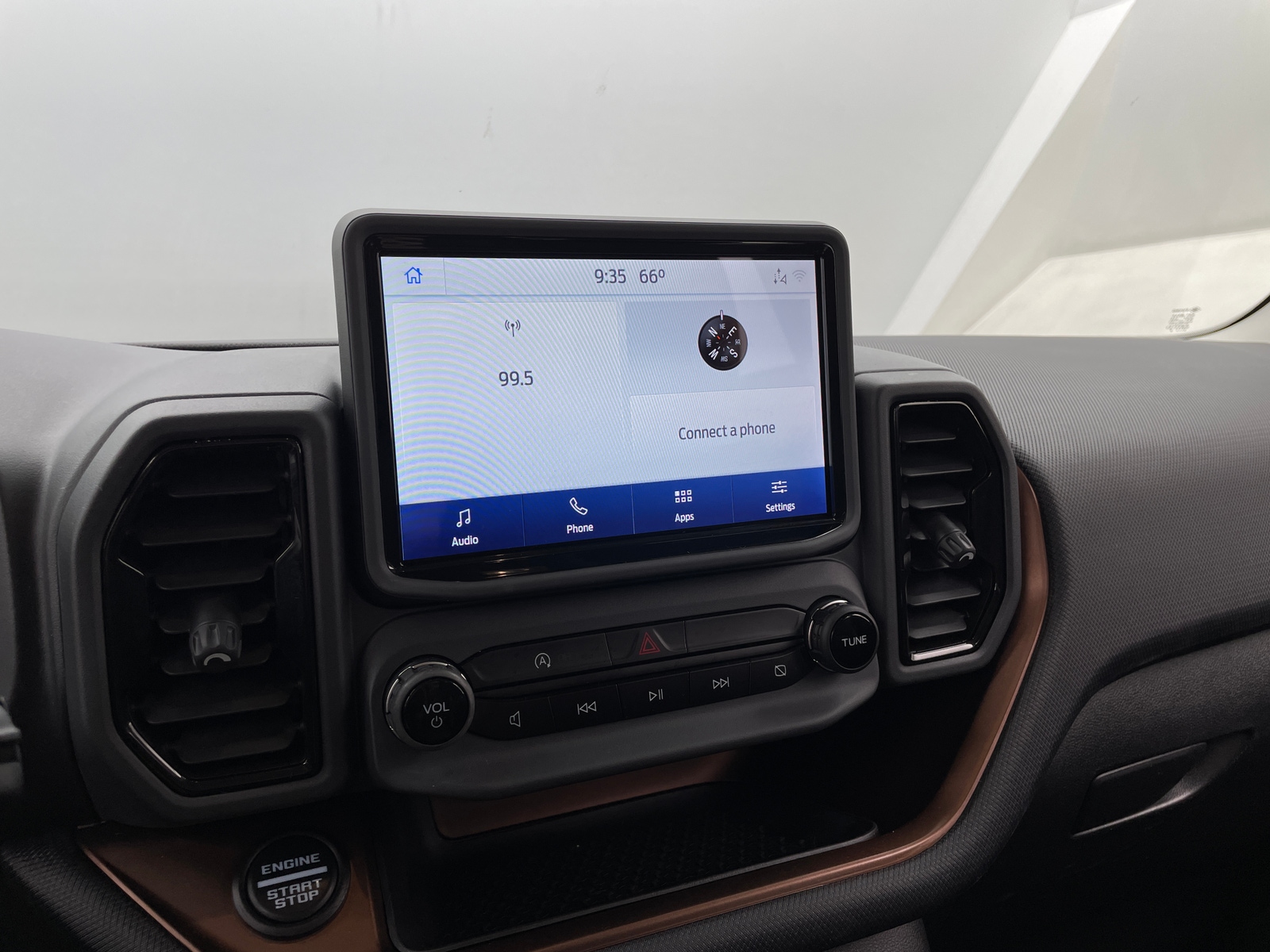 Thumbnail: 2021 Ford Bronco Sport - 3