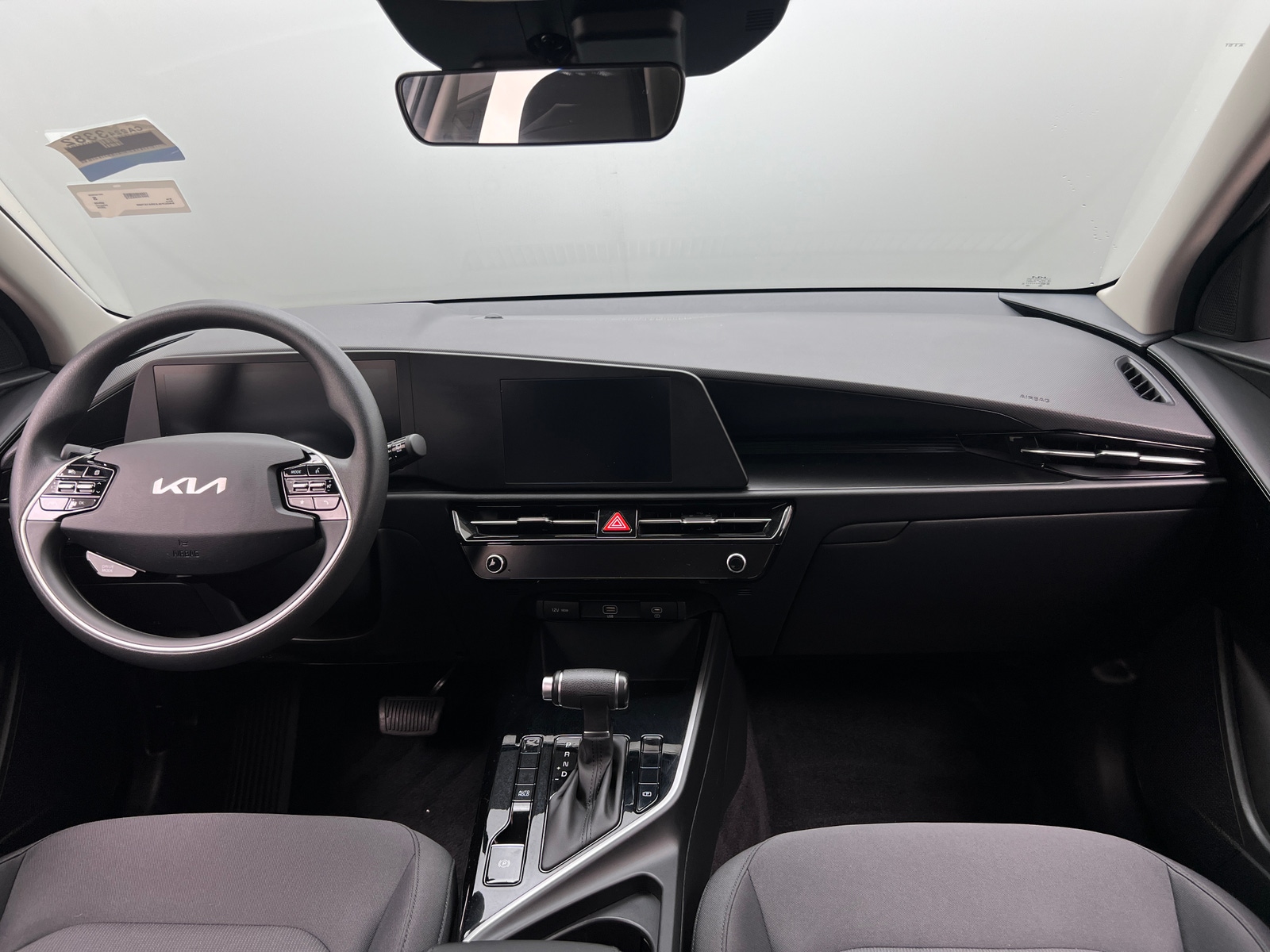Thumbnail: 2024 Kia Niro - 3