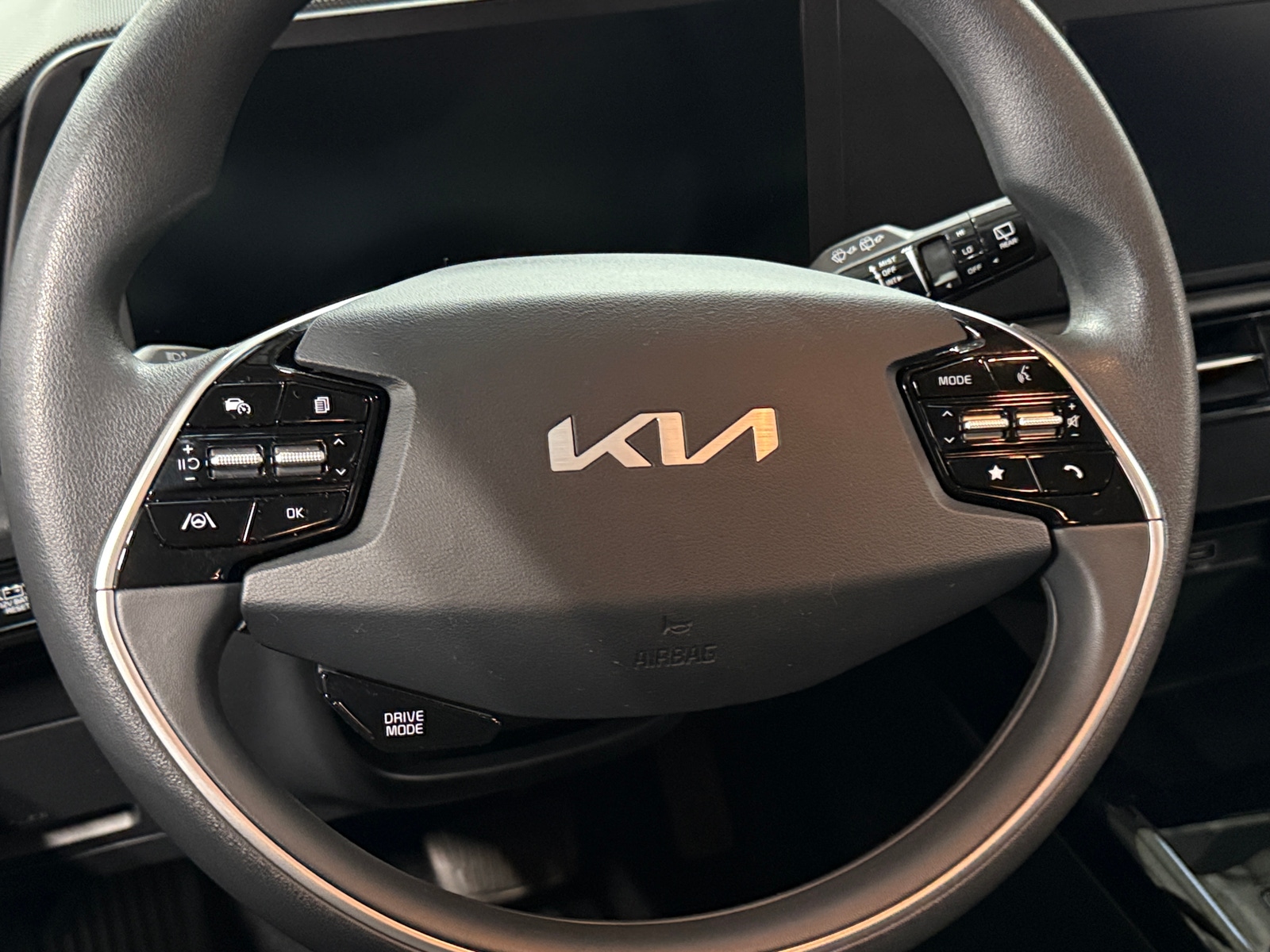 Thumbnail: 2024 Kia Niro - 5