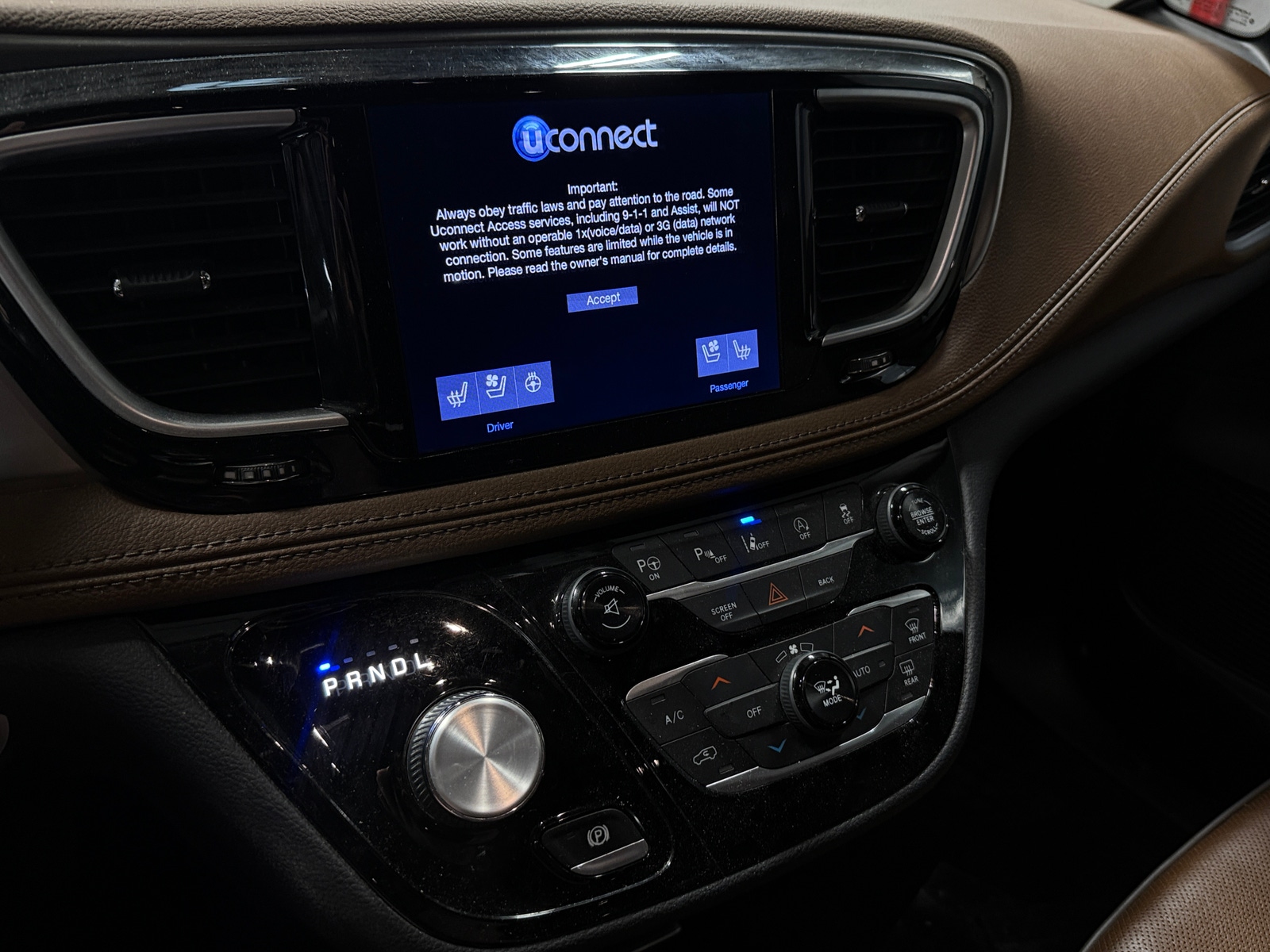 Thumbnail: 2017 Chrysler Pacifica - 3