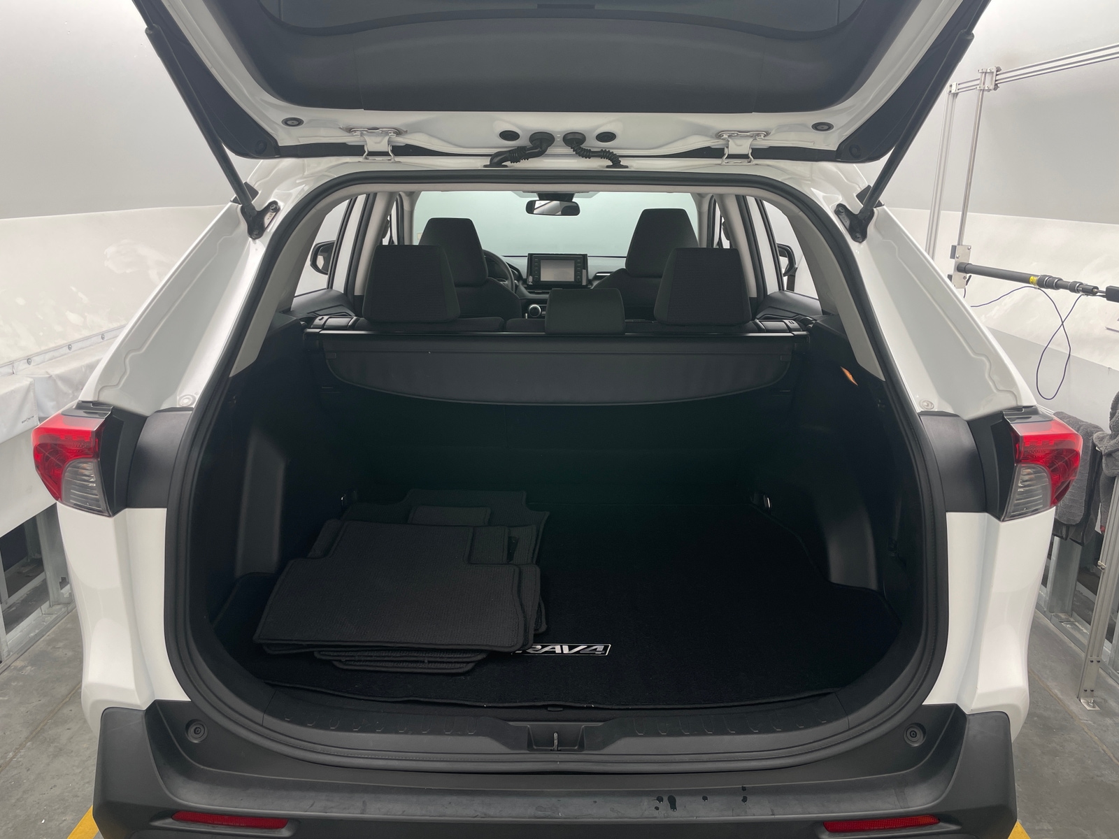 Thumbnail: 2019 Toyota RAV4 - 7