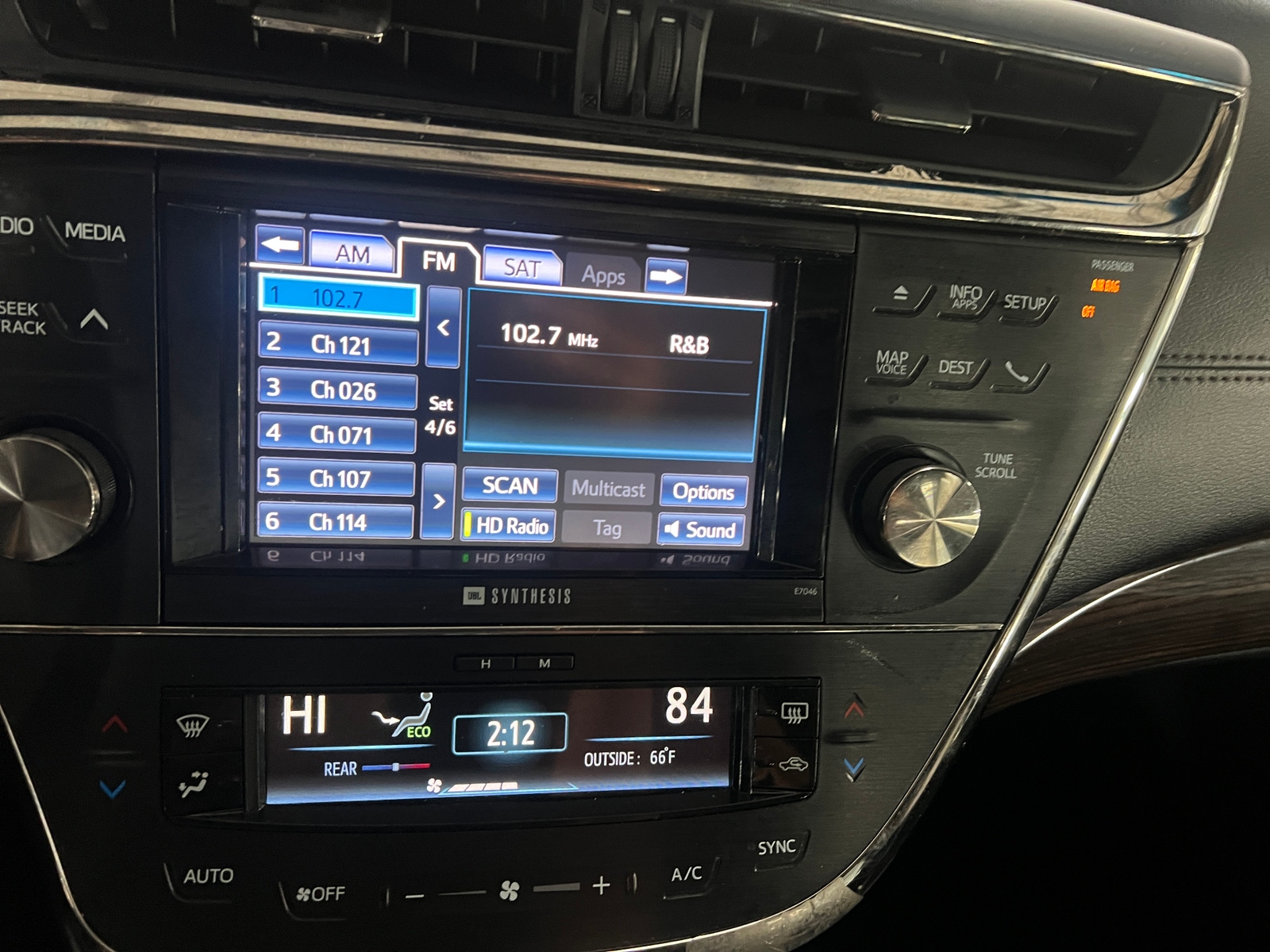 Thumbnail: 2013 Toyota Avalon - 4
