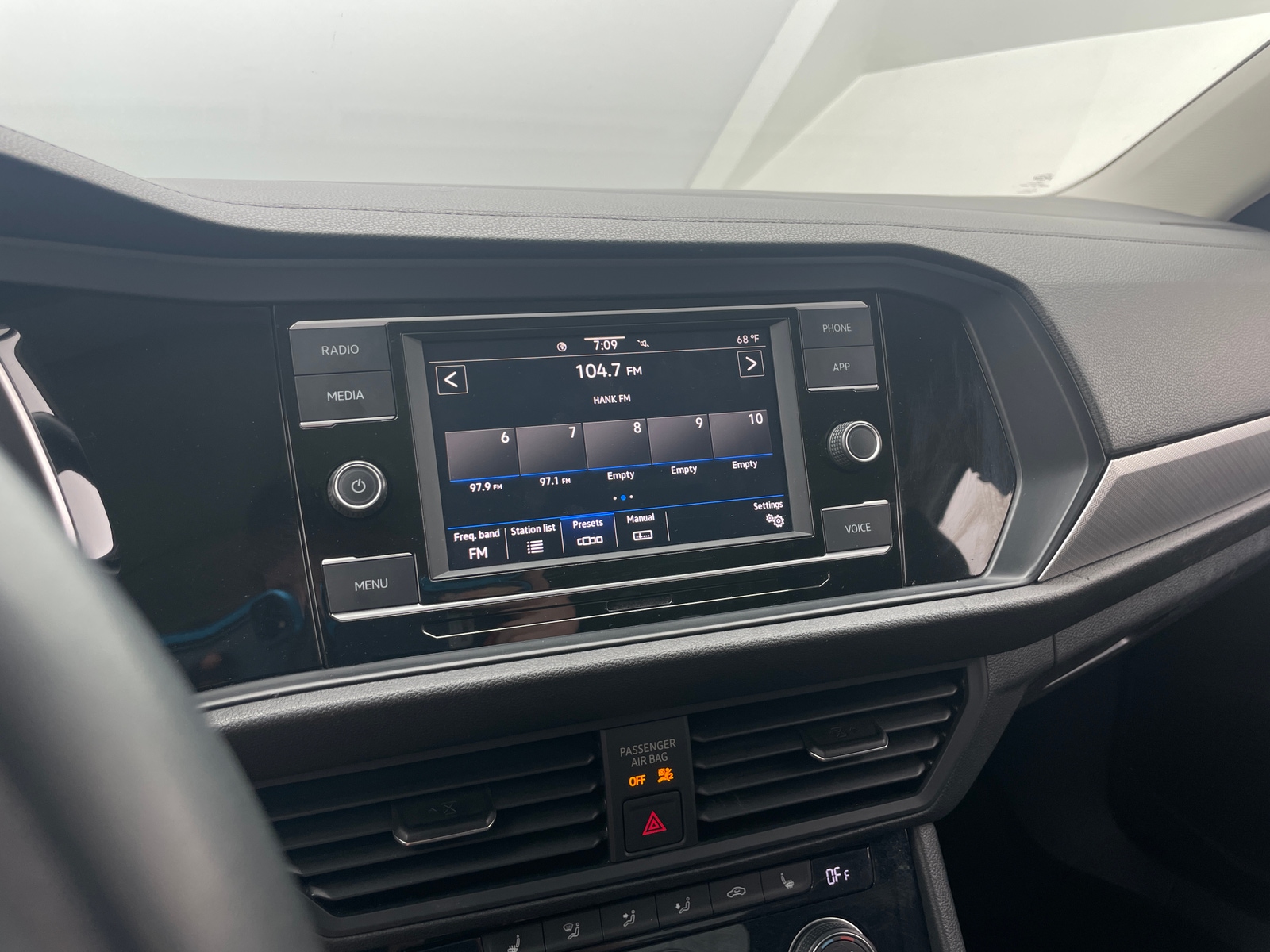 Thumbnail: 2020 Volkswagen Jetta - 4