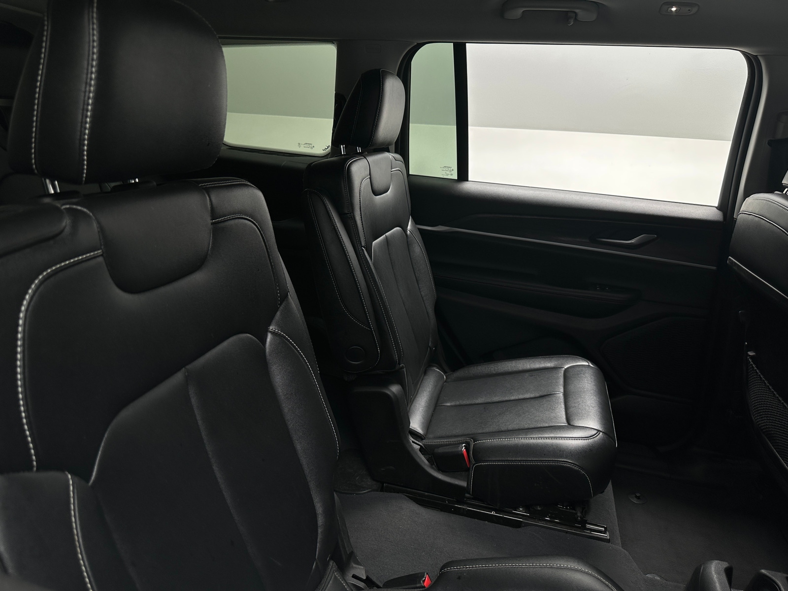 Thumbnail: 2023 Jeep Grand Cherokee L - 5