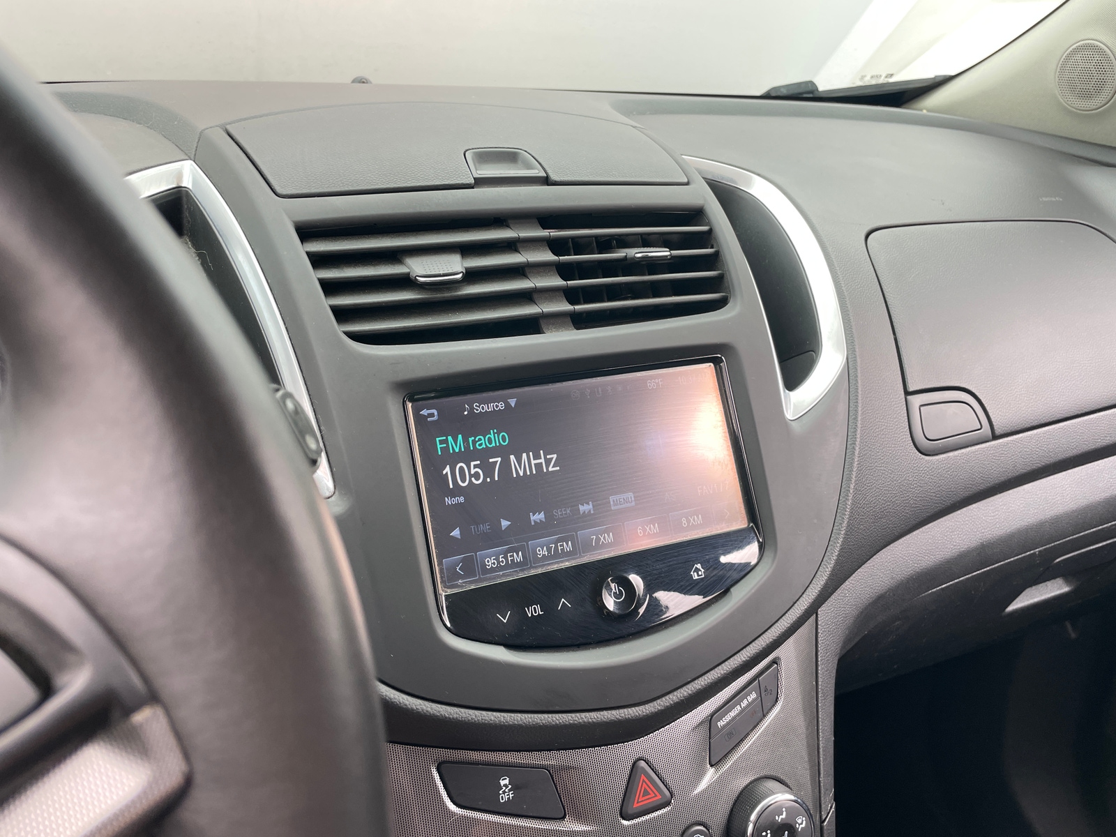 Thumbnail: 2015 Chevrolet Trax - 3