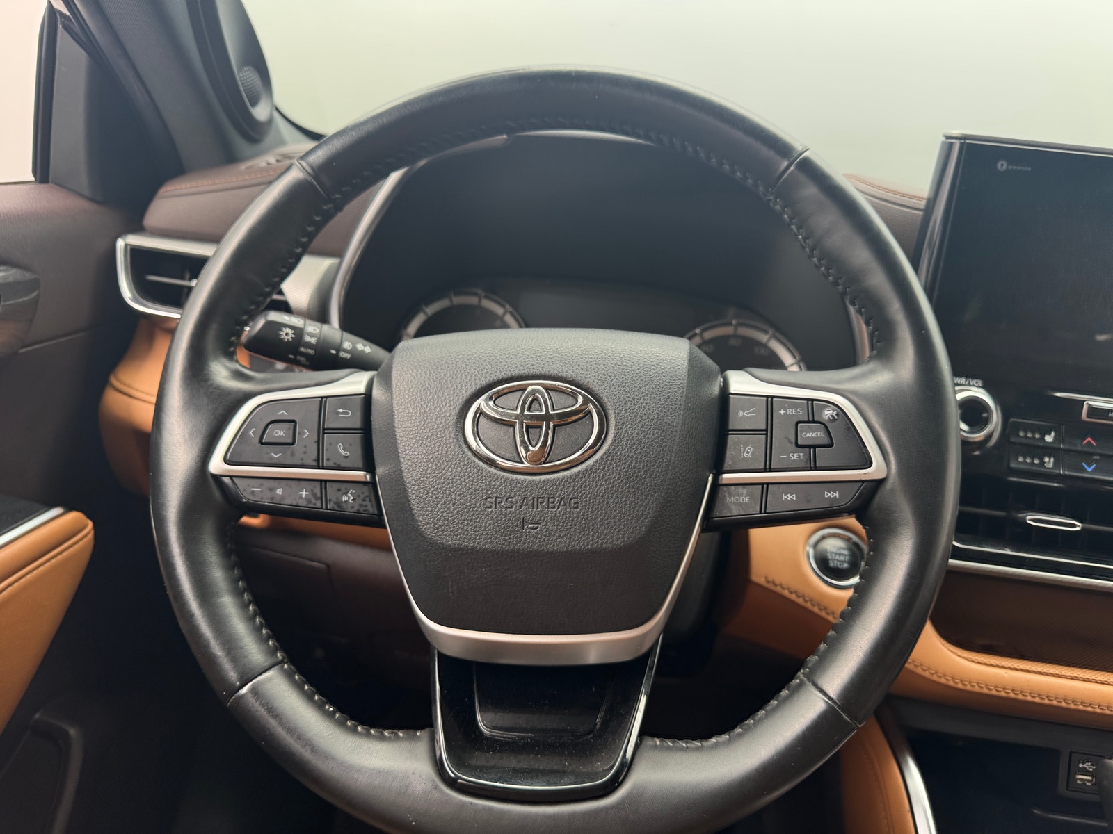 Thumbnail: 2022 Toyota Highlander - 4