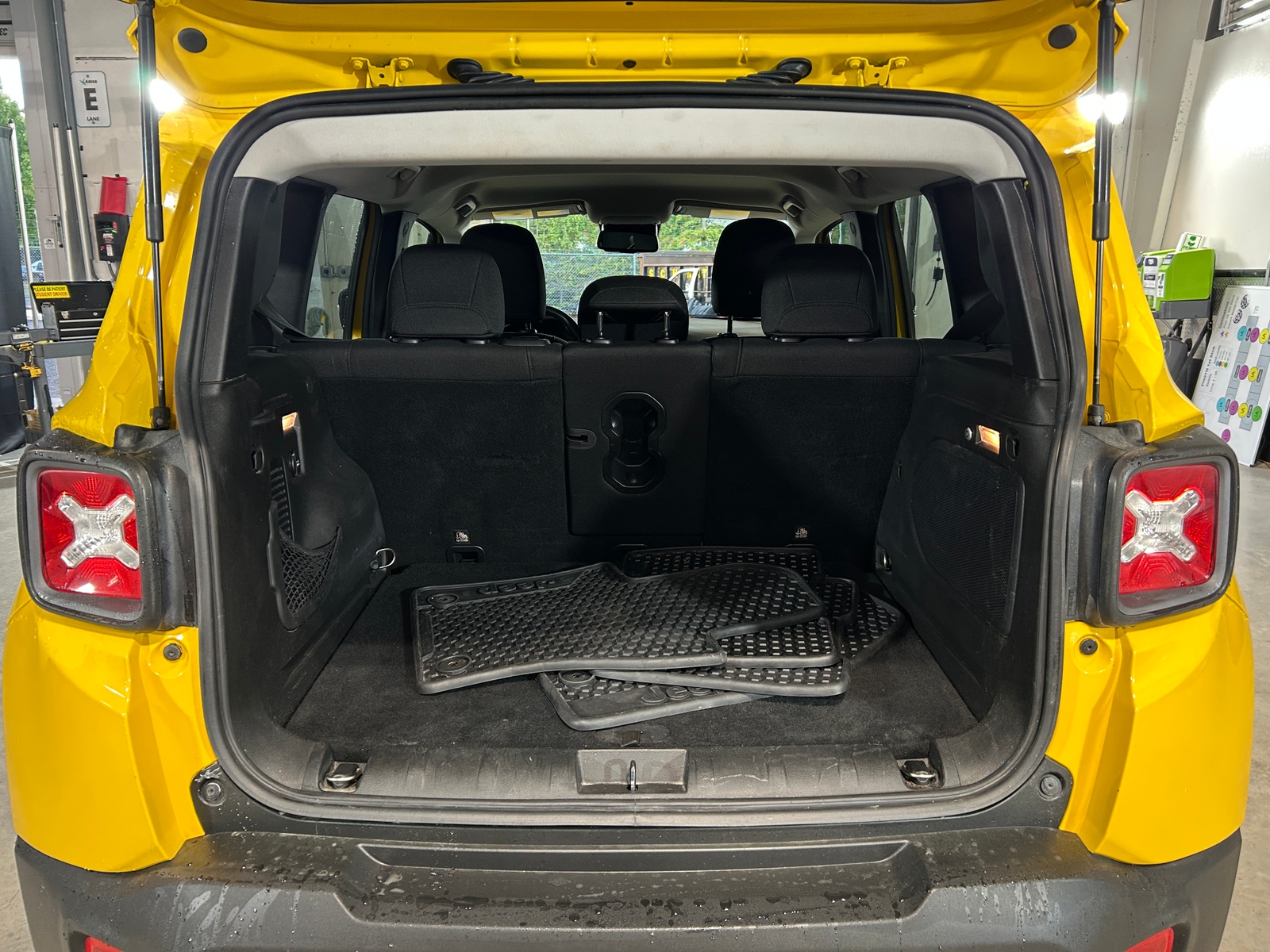 Thumbnail: 2016 Jeep Renegade - 7