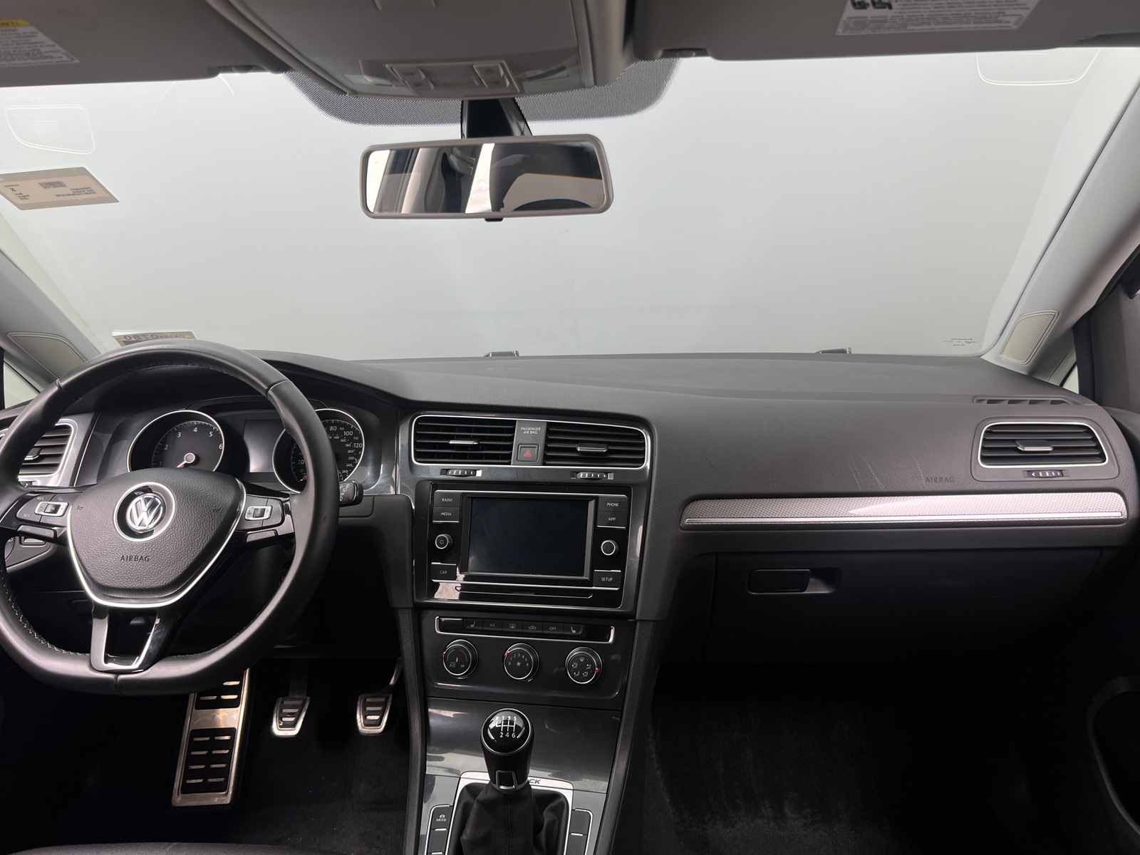 Thumbnail: 2019 Volkswagen Golf - 3