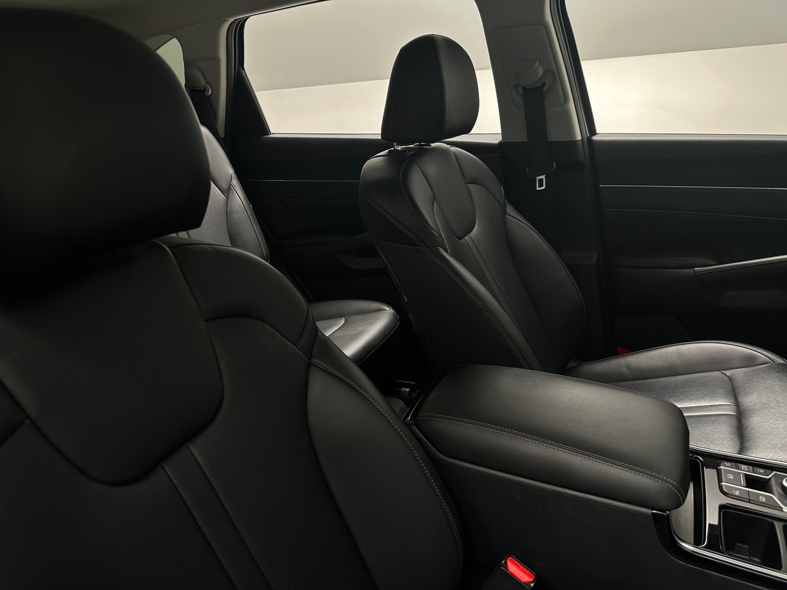 Thumbnail: 2023 Kia Sorento - 2