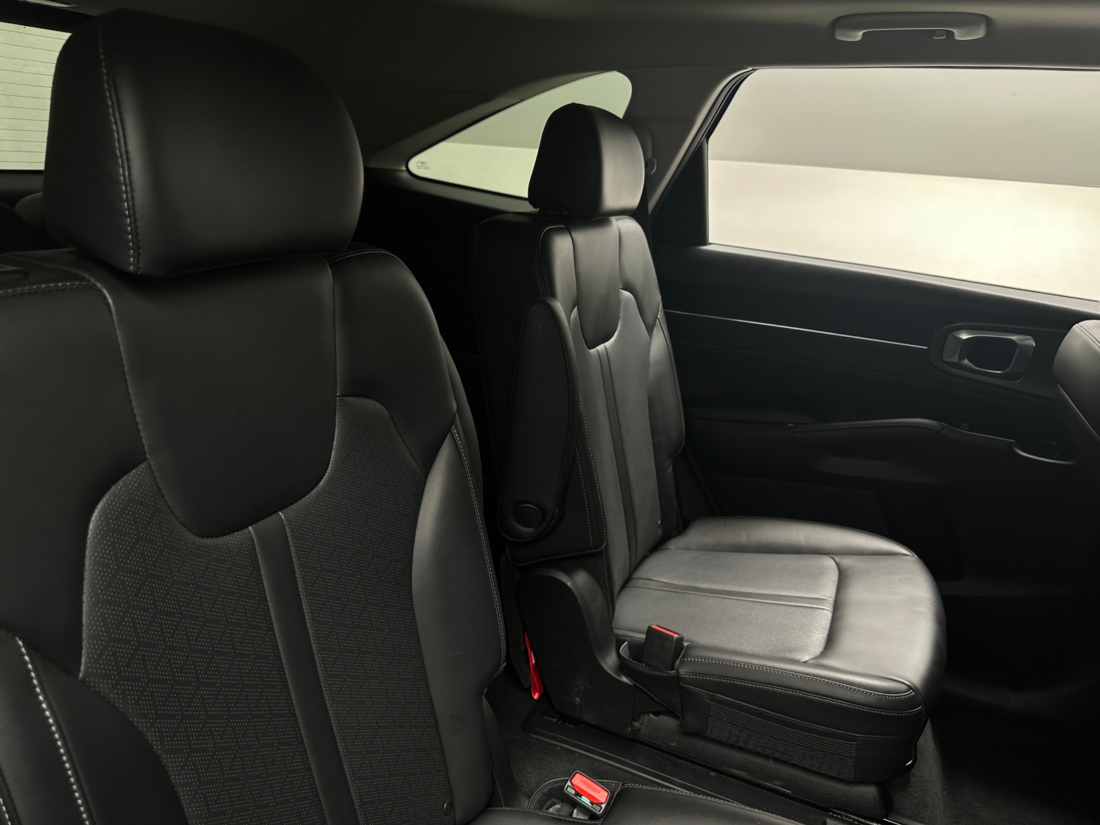 Thumbnail: 2023 Kia Sorento - 6