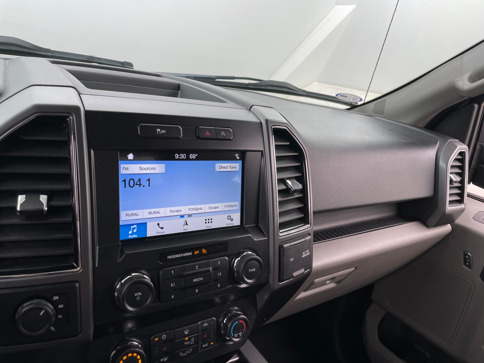 Thumbnail: 2019 Ford Econoline - 4
