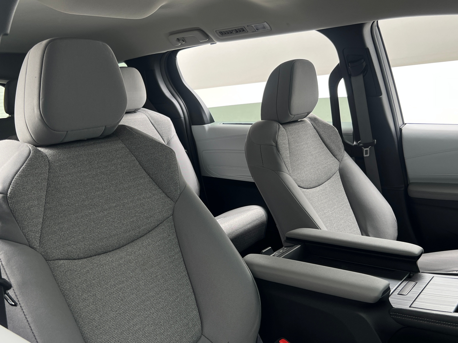 Thumbnail: 2025 Toyota Sienna - 2