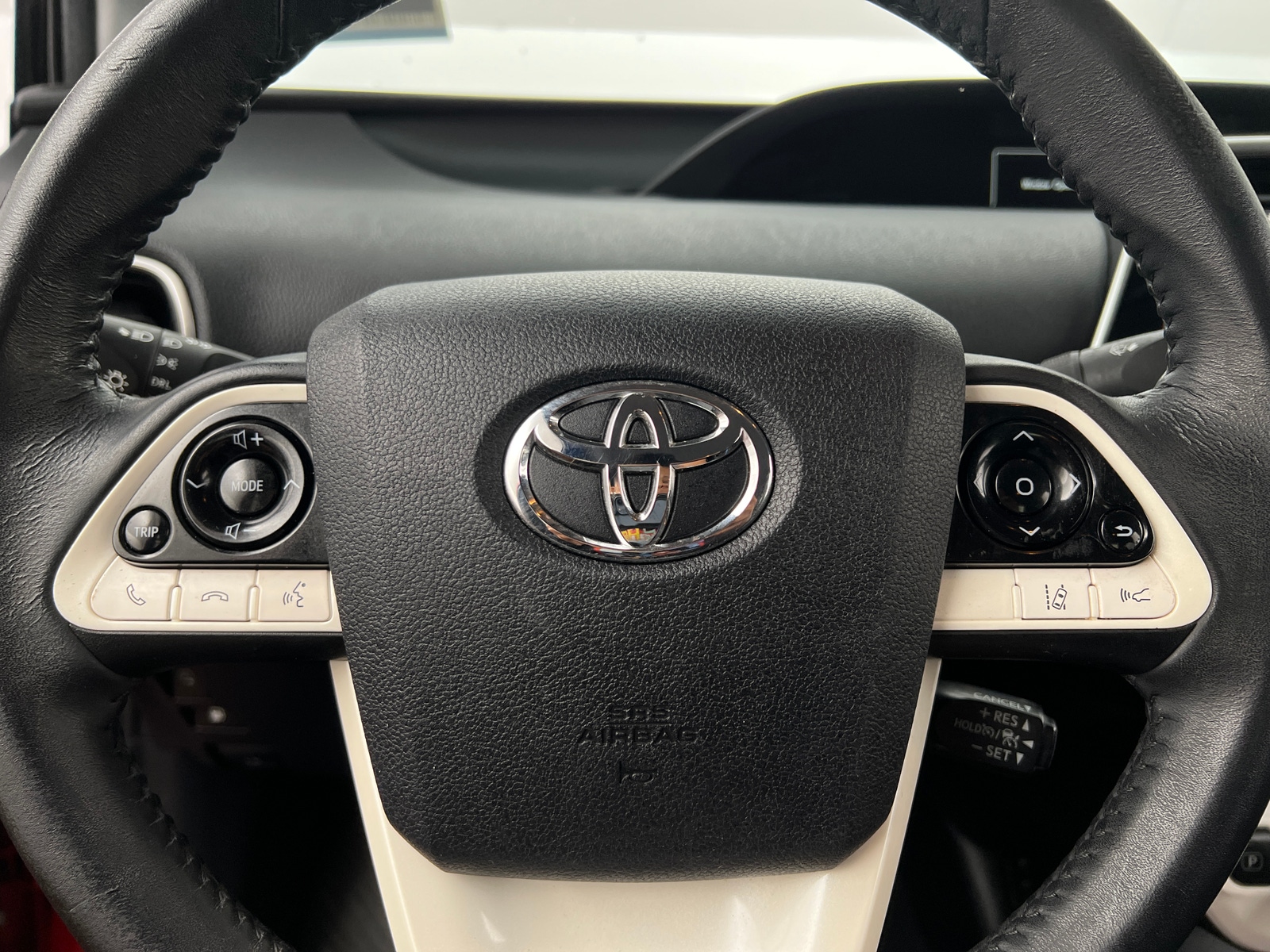 Thumbnail: 2017 Toyota Prius Prime - 5