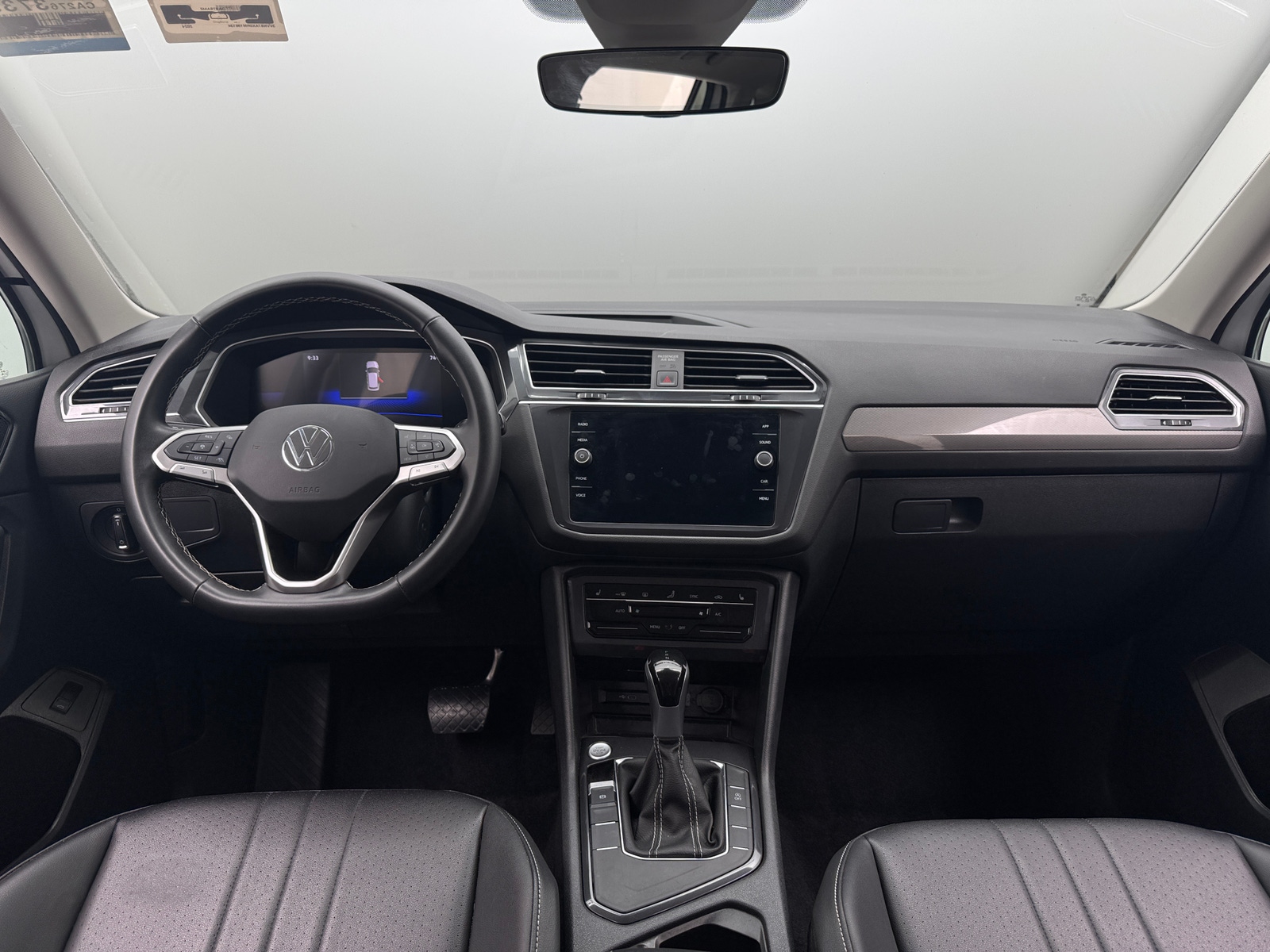 Thumbnail: 2024 Volkswagen Tiguan - 2