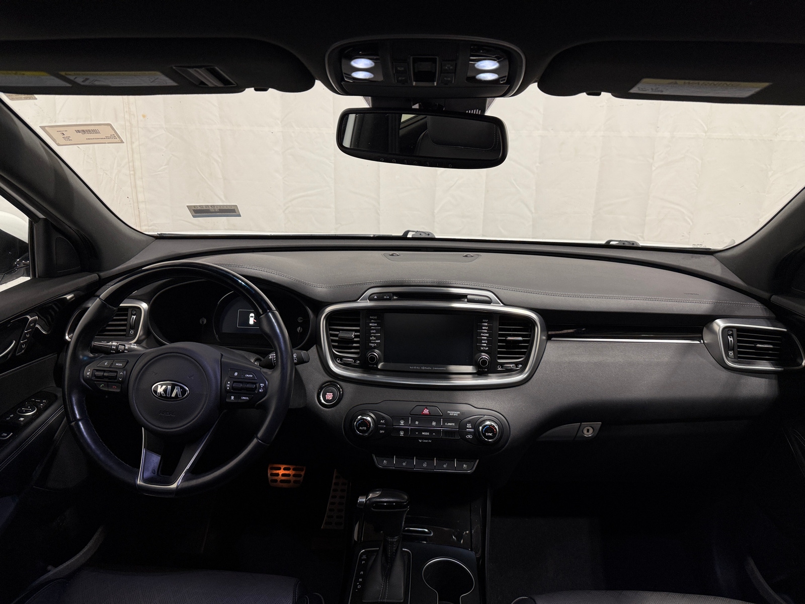 Thumbnail: 2017 Kia Sorento - 2