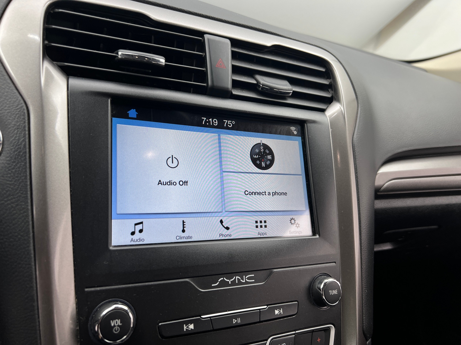 Thumbnail: 2019 Ford Fusion - 4